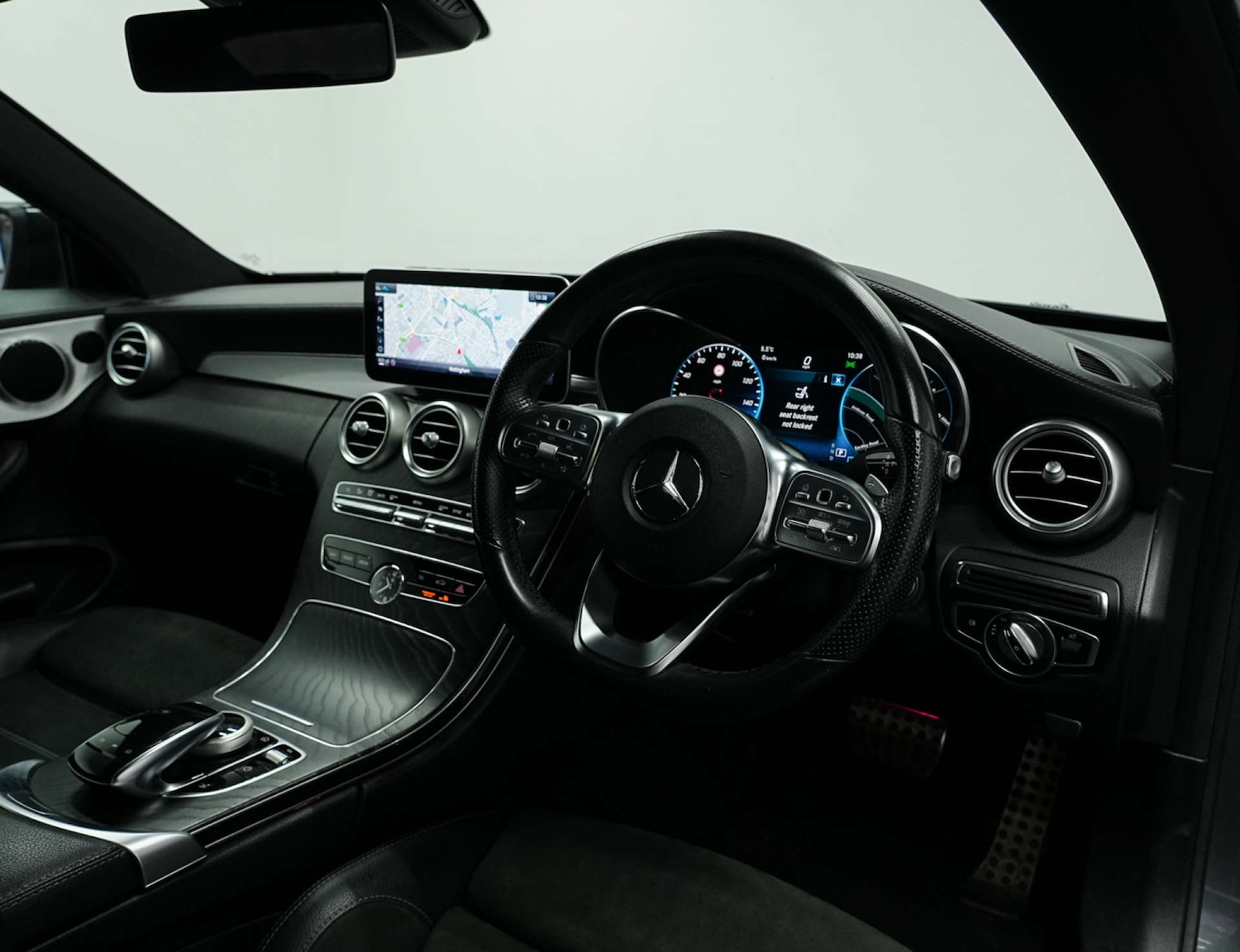 Used Mercedes-Benz C Class 2018 for sale - 77449529: Photo 3