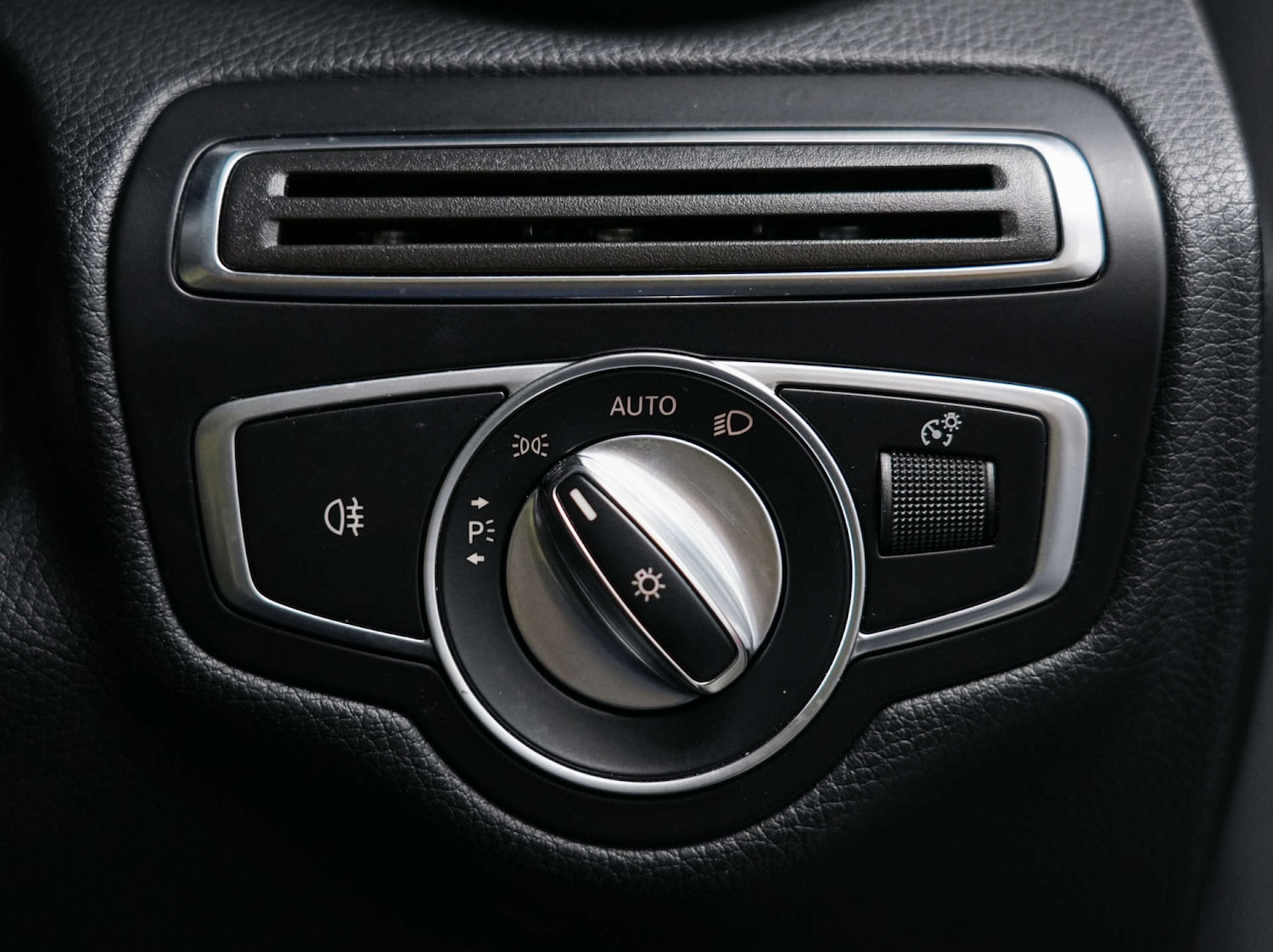 Used Mercedes-Benz C Class 2018 for sale - 77449529: Photo 76