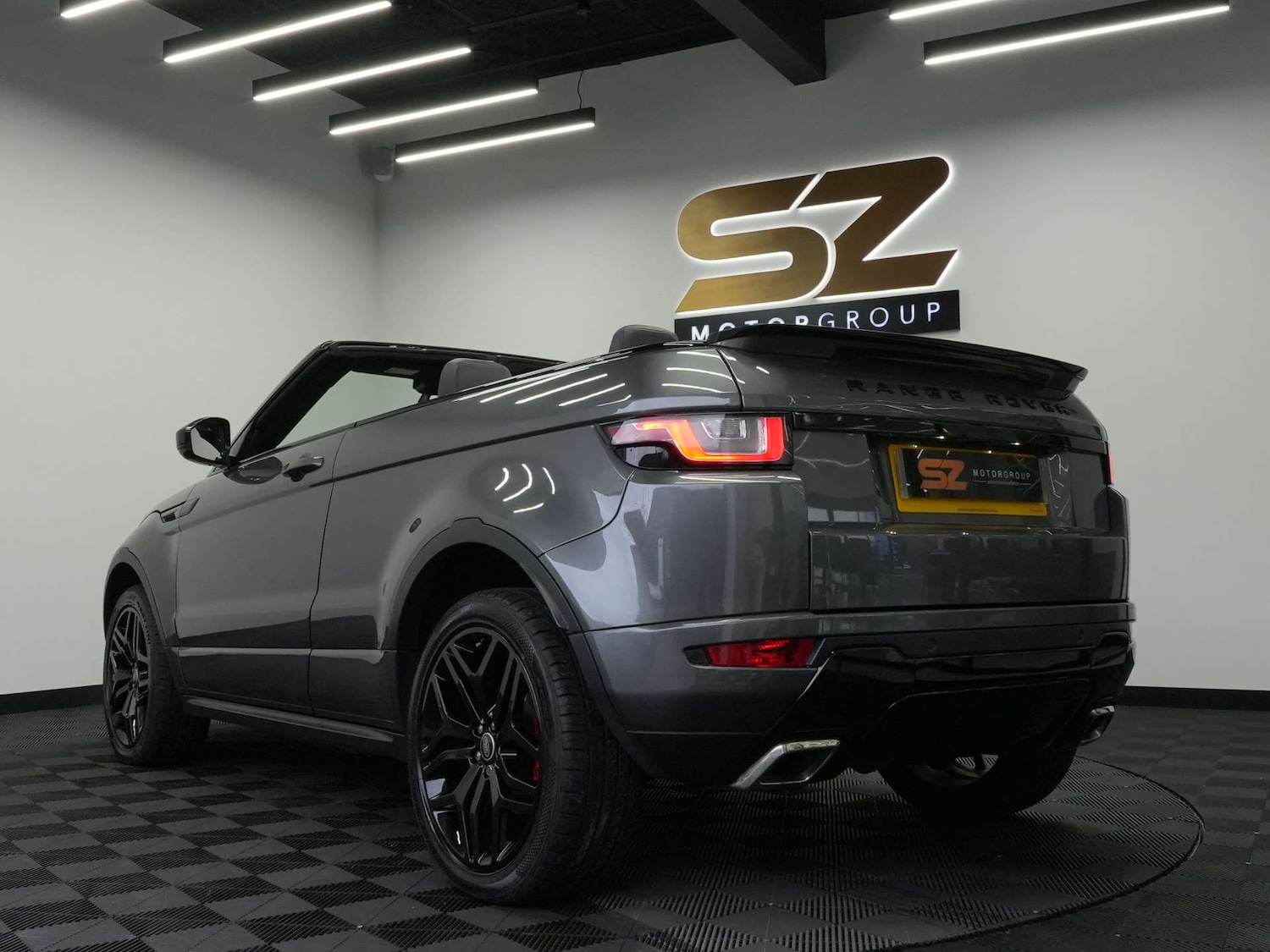 Used Land Rover Range Rover Evoque 2016 for sale - 76604219: Photo 2