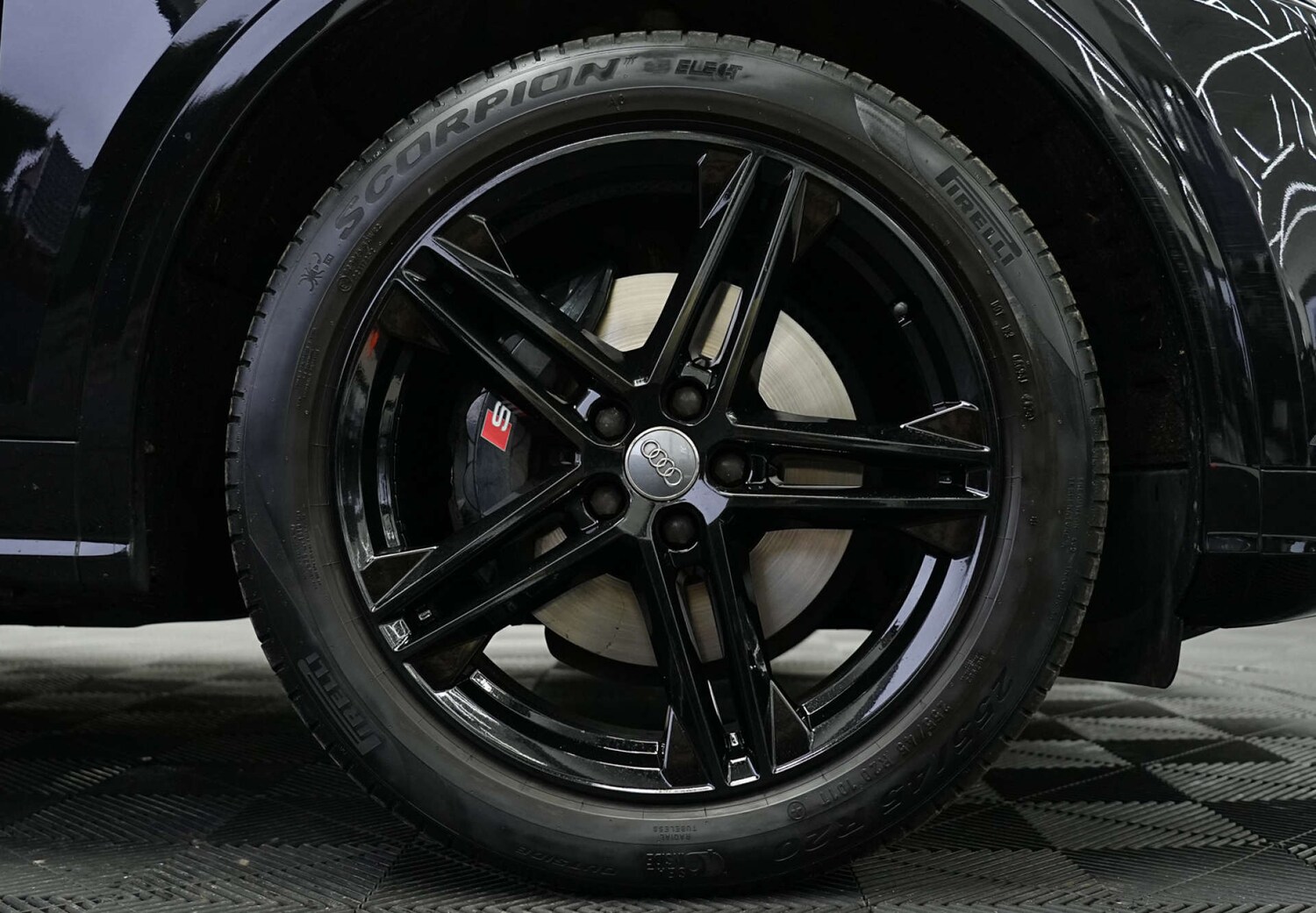 Used Audi Q5 2018 for sale - 77578907: Photo 44