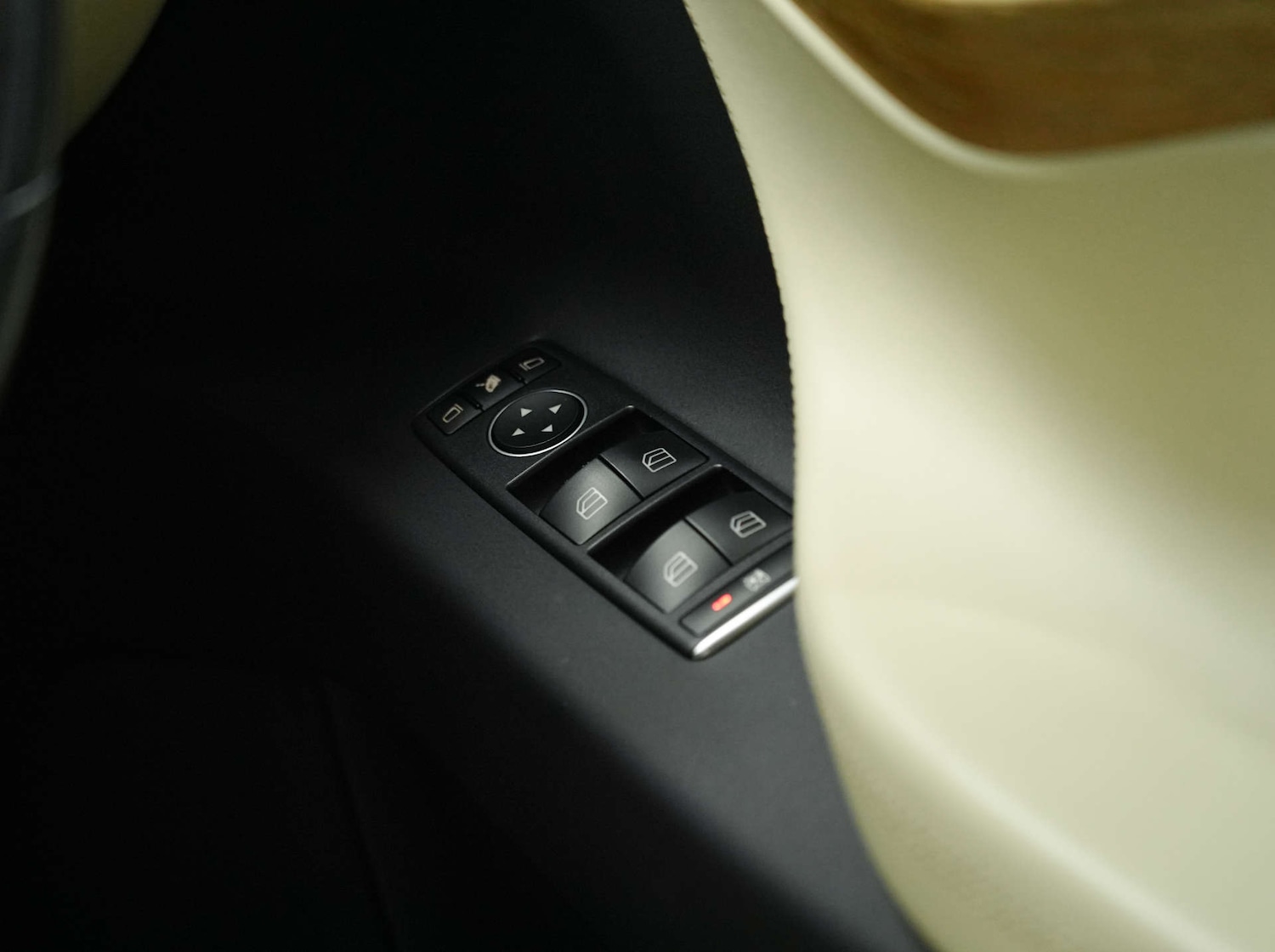 Used Tesla Model X 2019 for sale - 77567810: Photo 77