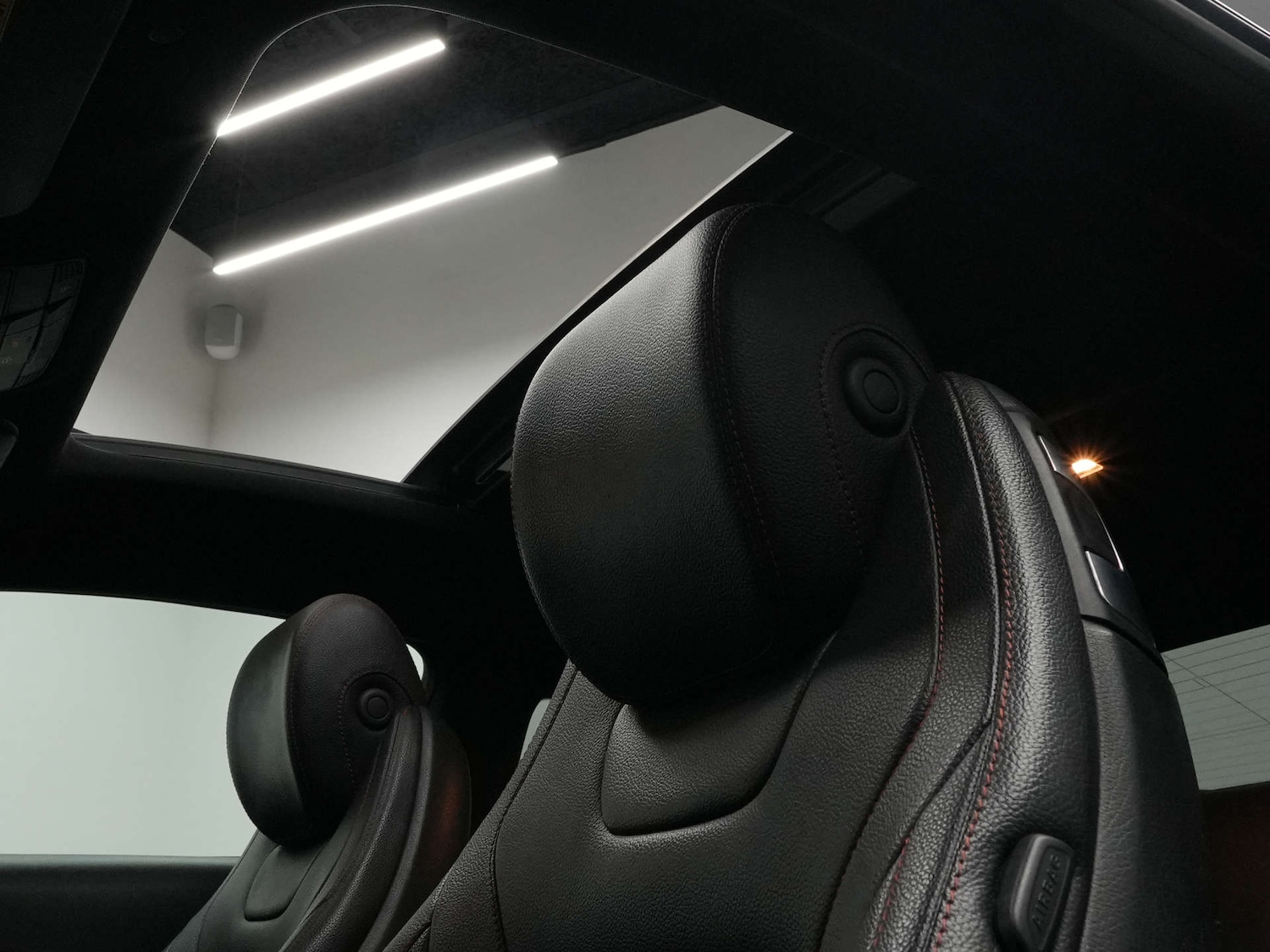 Used Mercedes-Benz C Class 2018 for sale - 76542303: Photo 32