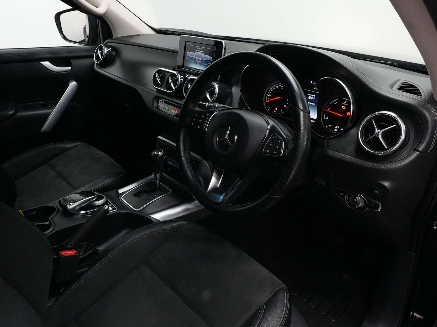 Used Mercedes-Benz X Class 2018 for sale - 77617139: Photo 25