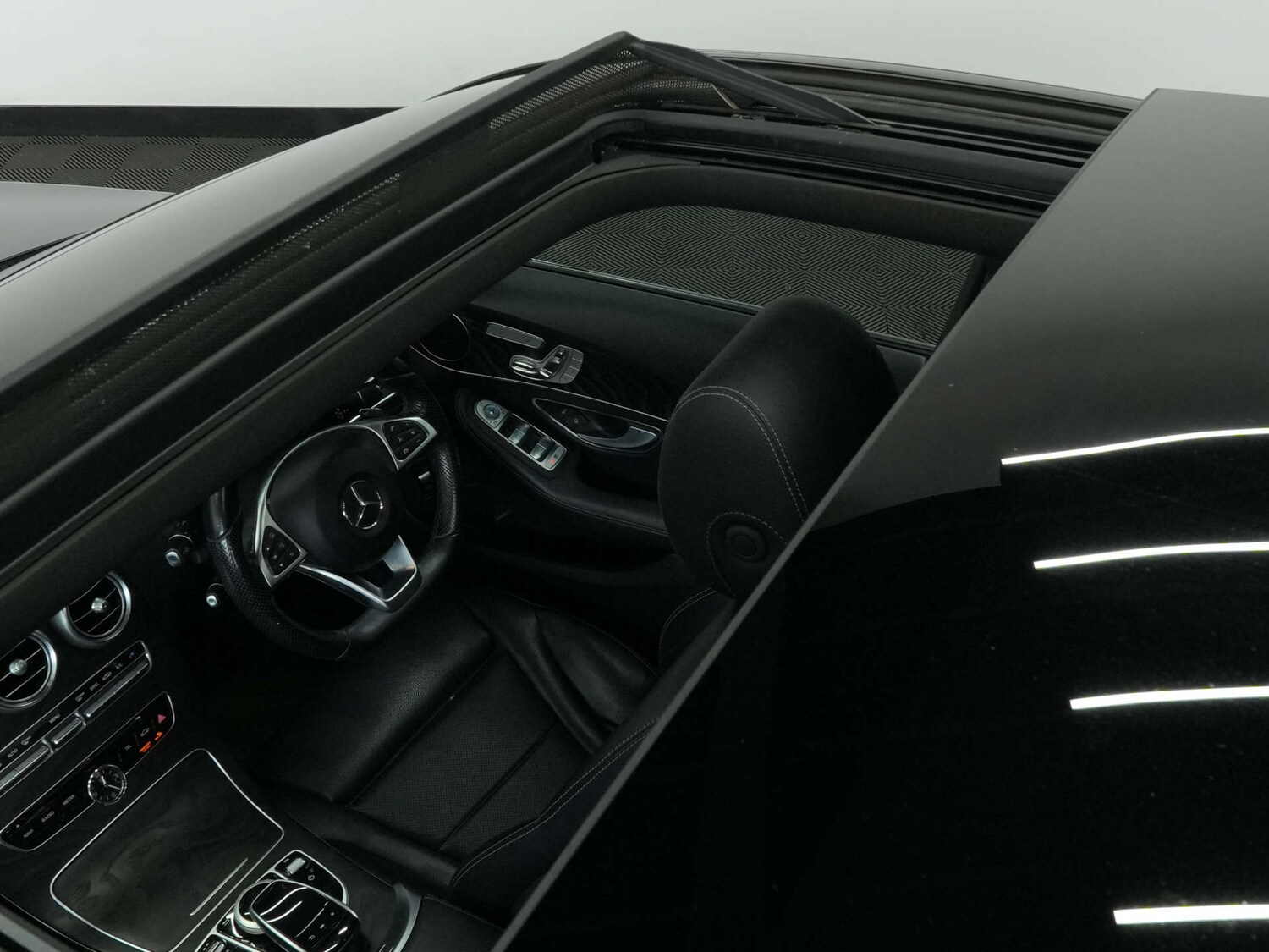 Used Mercedes-Benz C Class 2016 for sale - 77830703: Photo 50