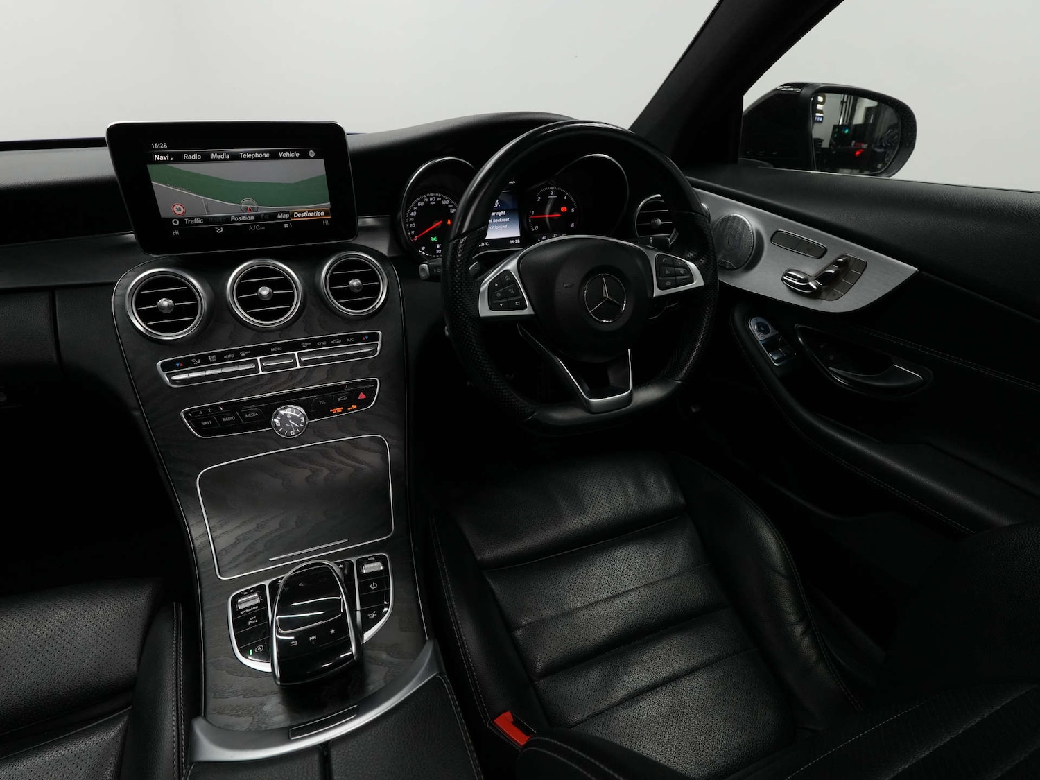 Used Mercedes-Benz C Class 2018 for sale - 76629588: Photo 15