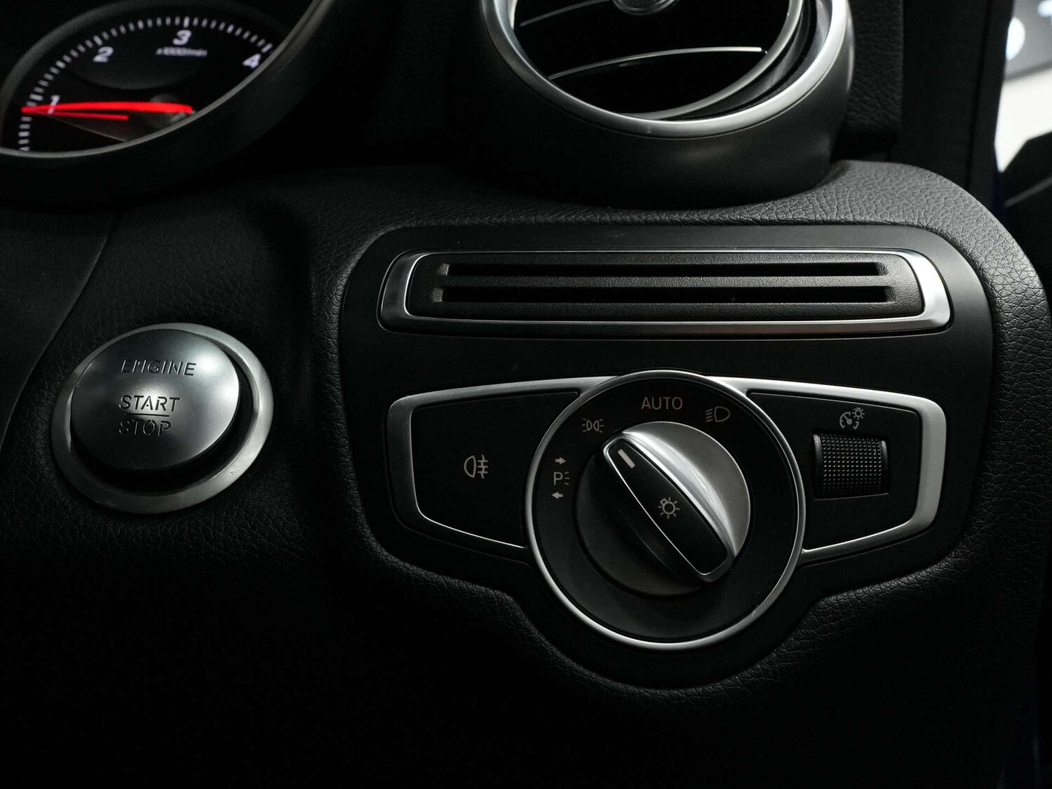 Used Mercedes-Benz C Class 2018 for sale - 76629588: Photo 71