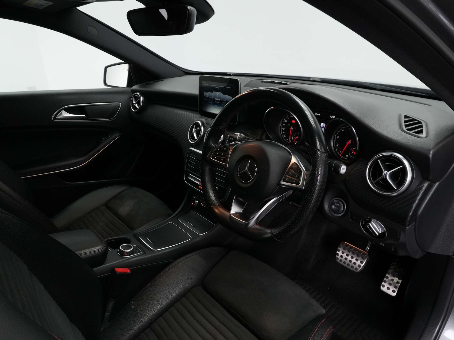 Used Mercedes-Benz A-Class 2017 for sale - 76301979: Photo 3