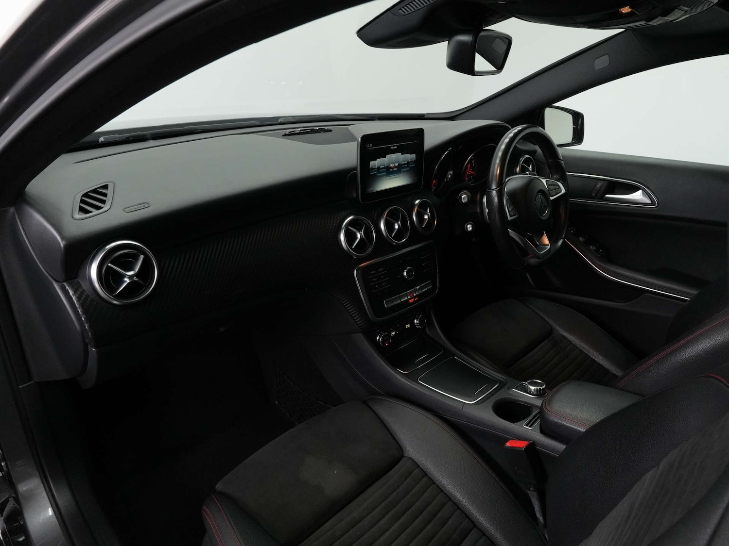 Used Mercedes-Benz A-Class 2017 for sale - 76301979: Photo 37