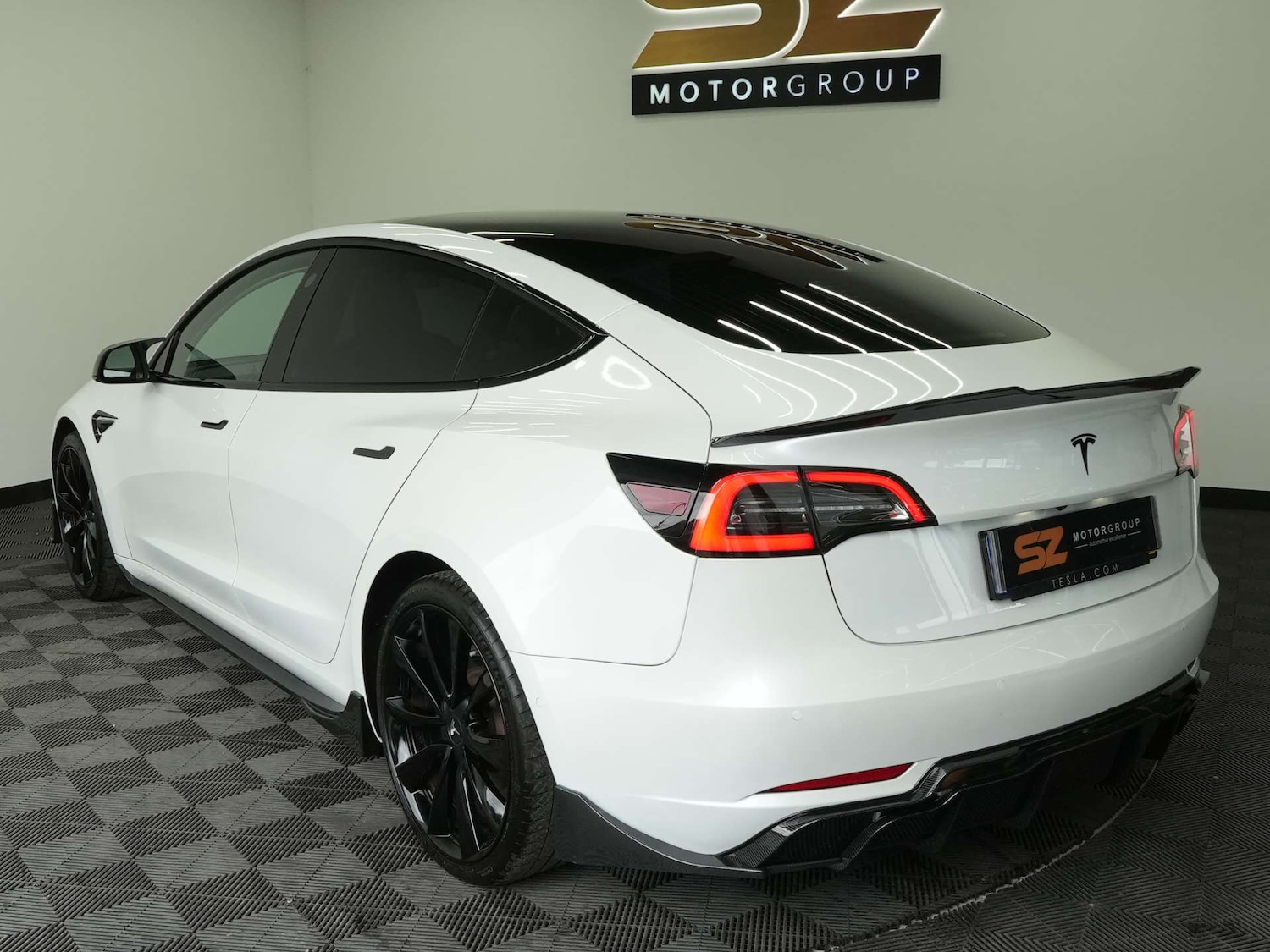 Used Tesla Model 3 2020 for sale - 78016449: Photo 2