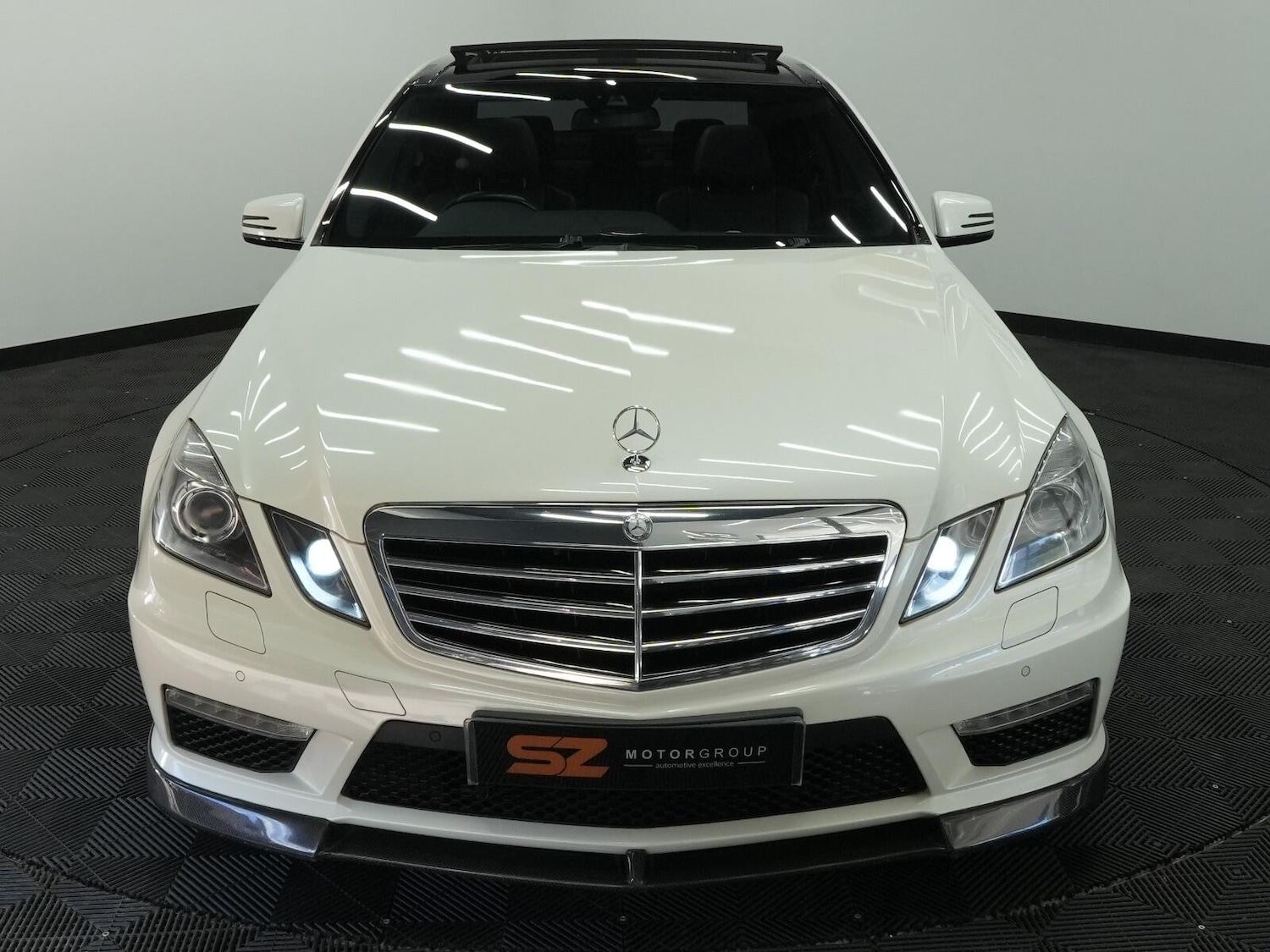 Used Mercedes-Benz E-Class 2011 for sale - 76042459: Photo 11