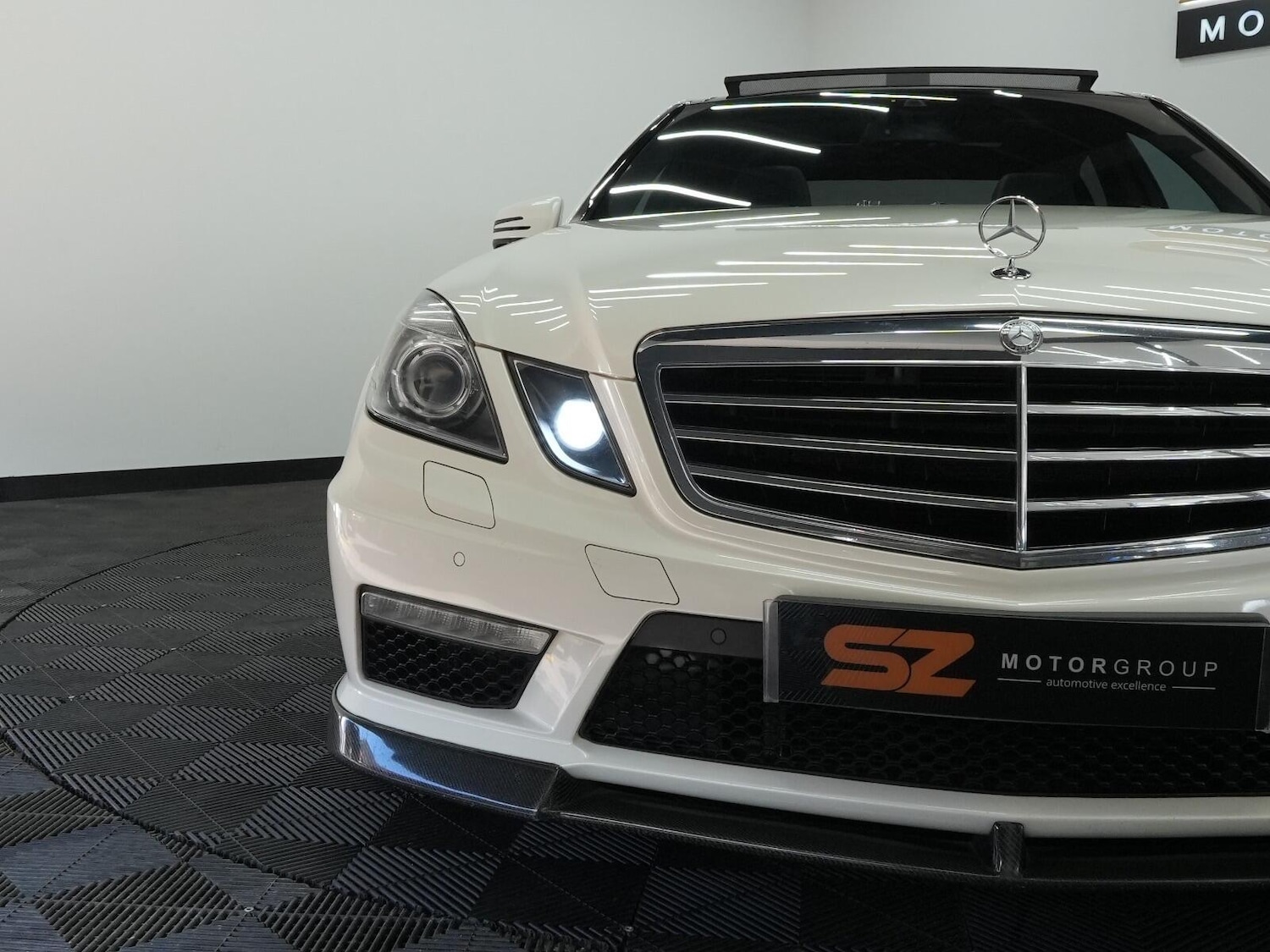 Used Mercedes-Benz E-Class 2011 for sale - 76042459: Photo 12