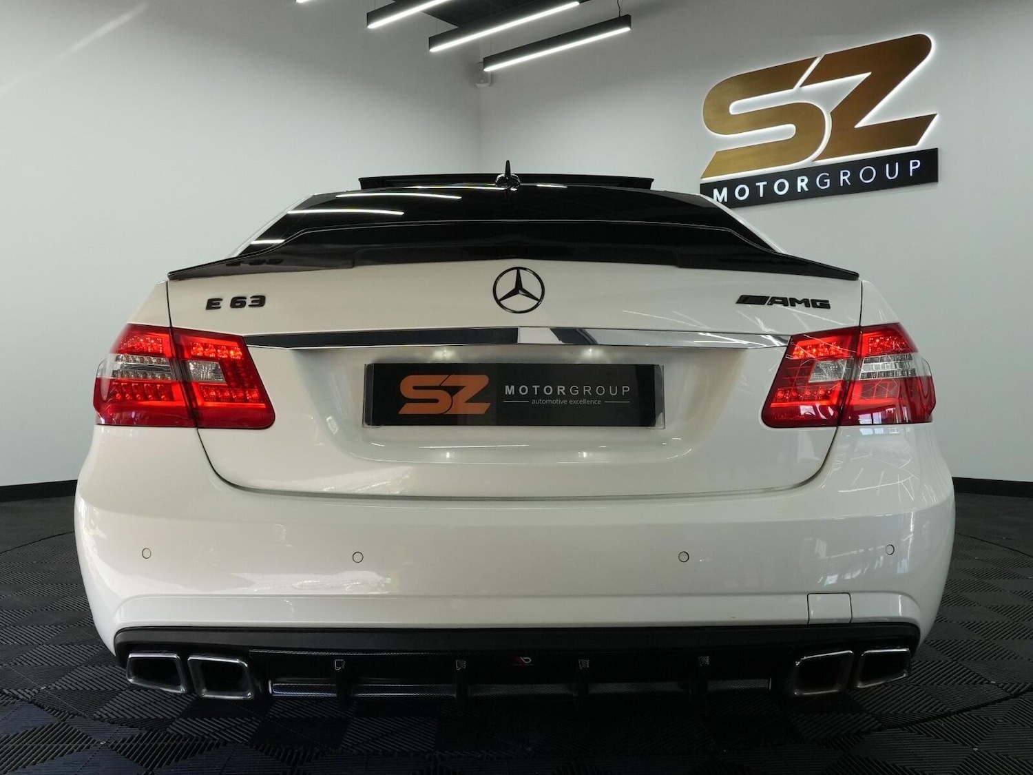 Used Mercedes-Benz E-Class 2011 for sale - 76042459: Photo 17
