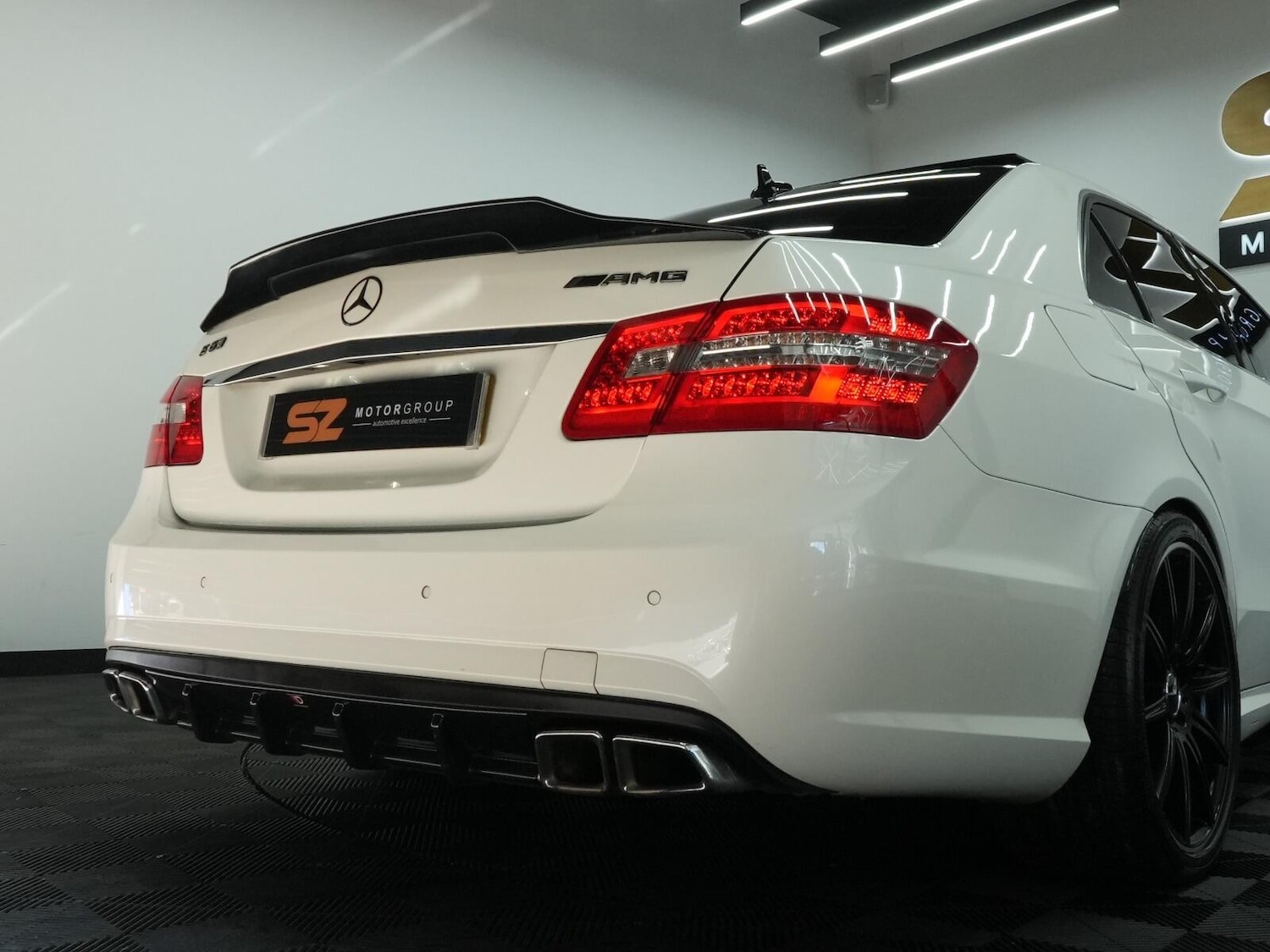 Used Mercedes-Benz E-Class 2011 for sale - 76042459: Photo 18