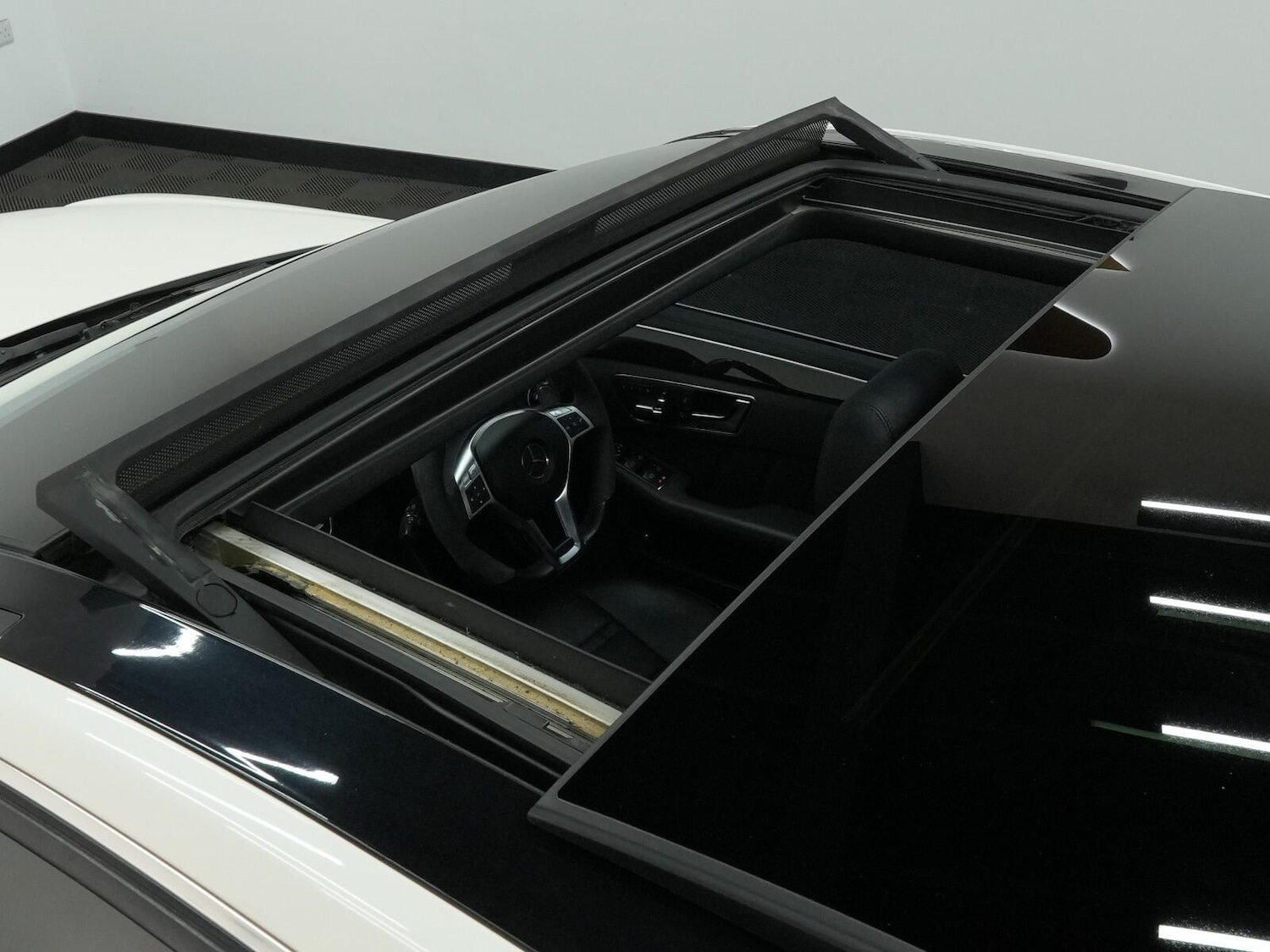 Used Mercedes-Benz E-Class 2011 for sale - 76042459: Photo 22