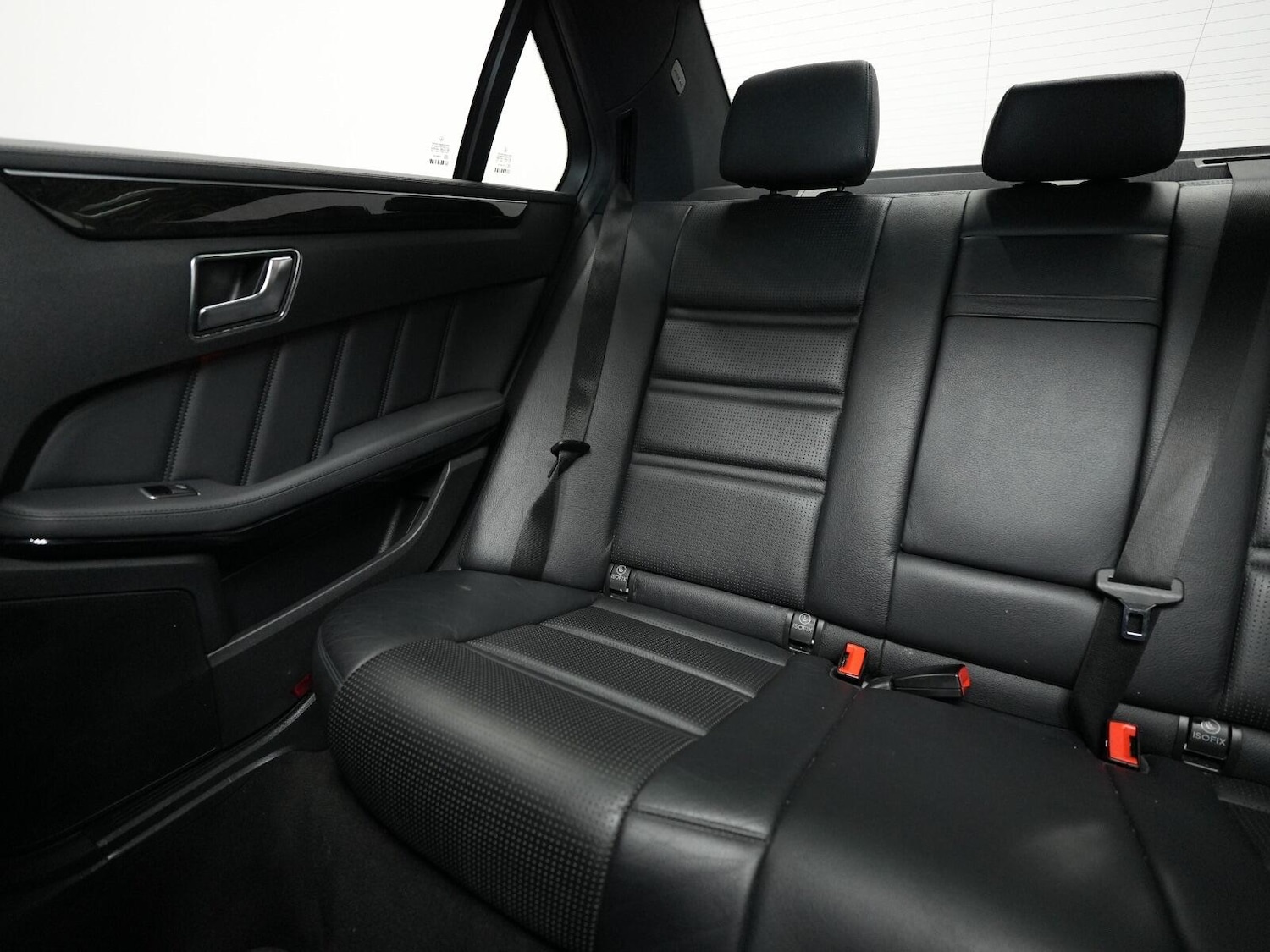 Used Mercedes-Benz E-Class 2011 for sale - 76042459: Photo 25