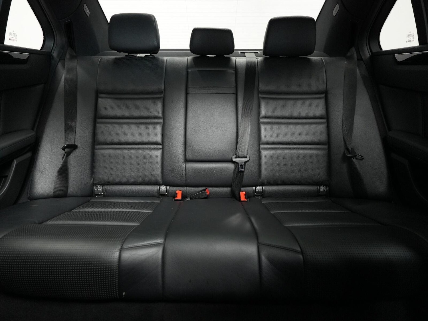 Used Mercedes-Benz E-Class 2011 for sale - 76042459: Photo 26