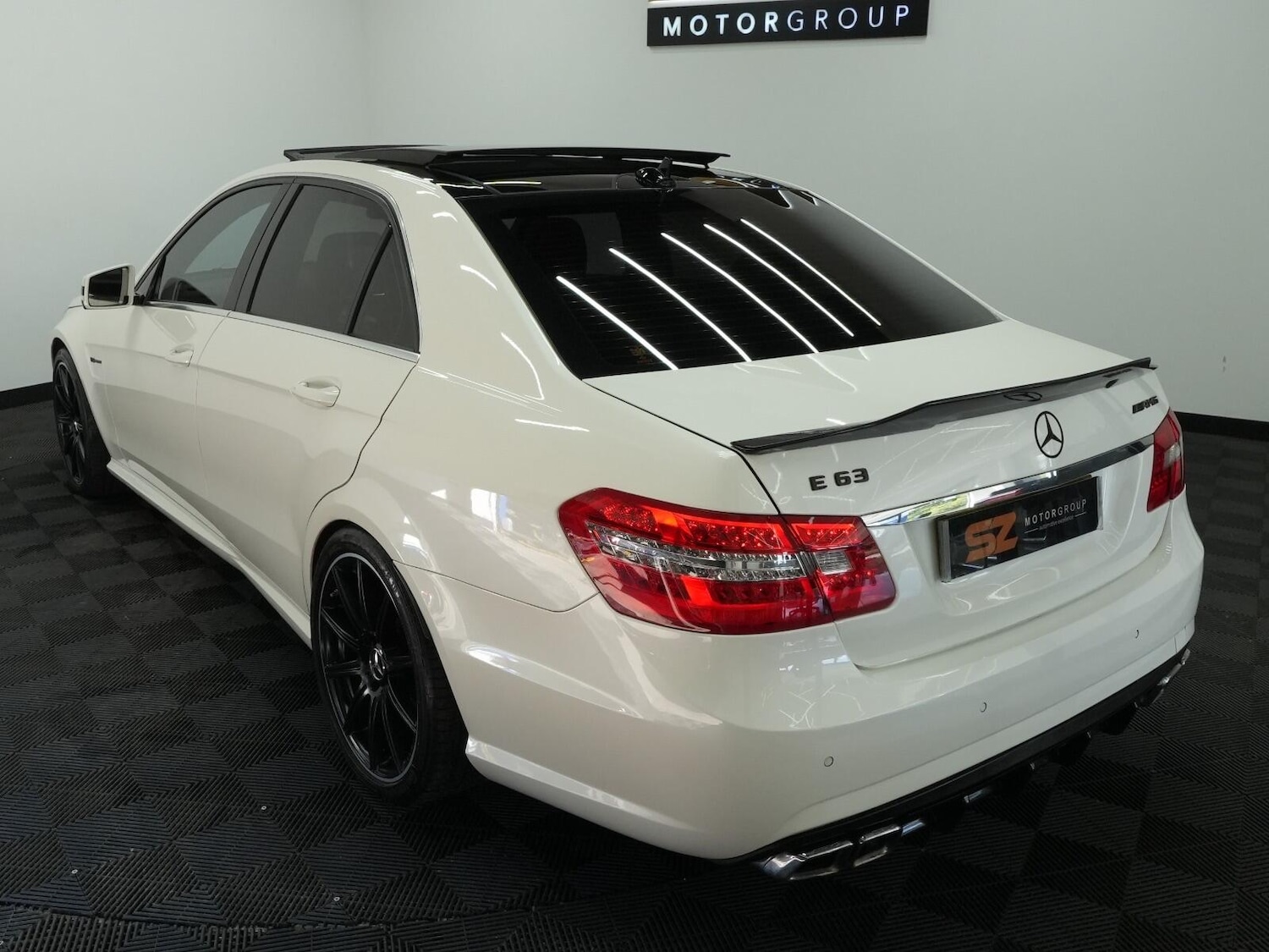 Used Mercedes-Benz E-Class 2011 for sale - 76042459: Photo 31