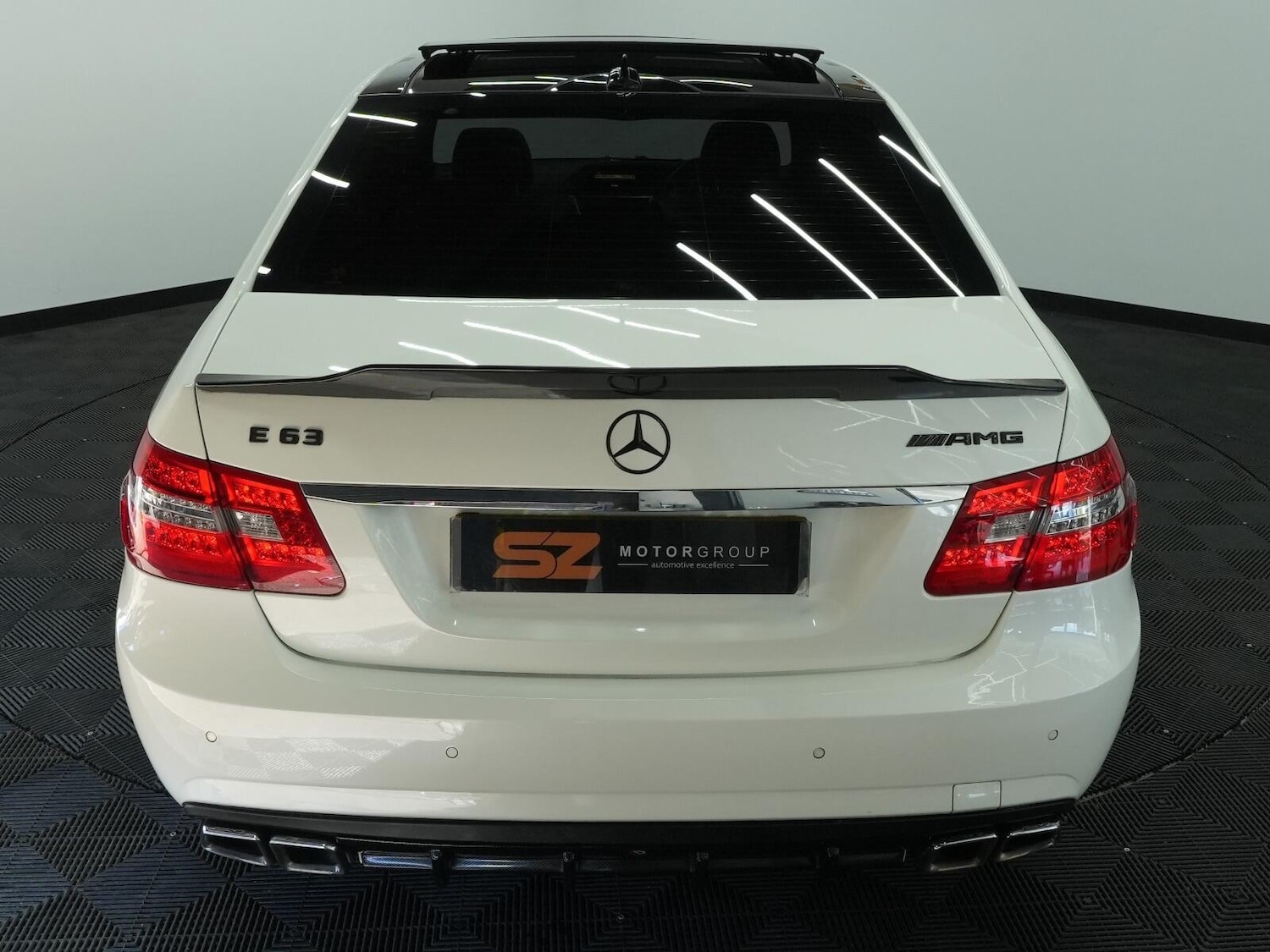 Used Mercedes-Benz E-Class 2011 for sale - 76042459: Photo 32