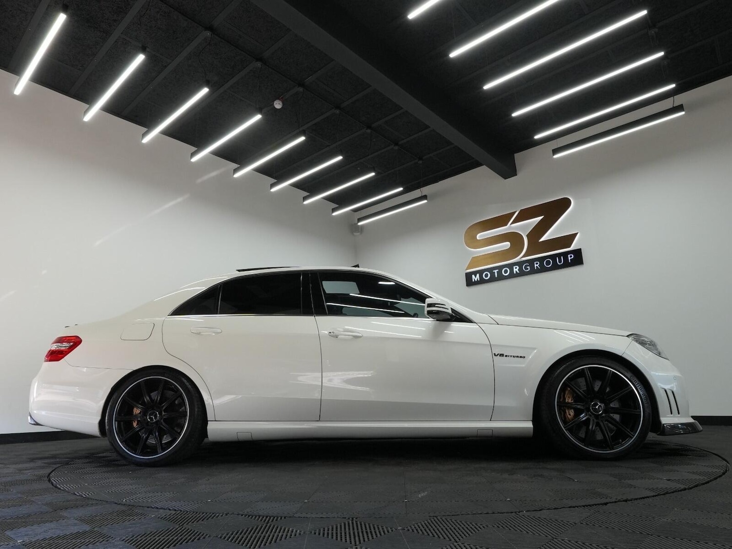 Used Mercedes-Benz E-Class 2011 for sale - 76042459: Photo 34