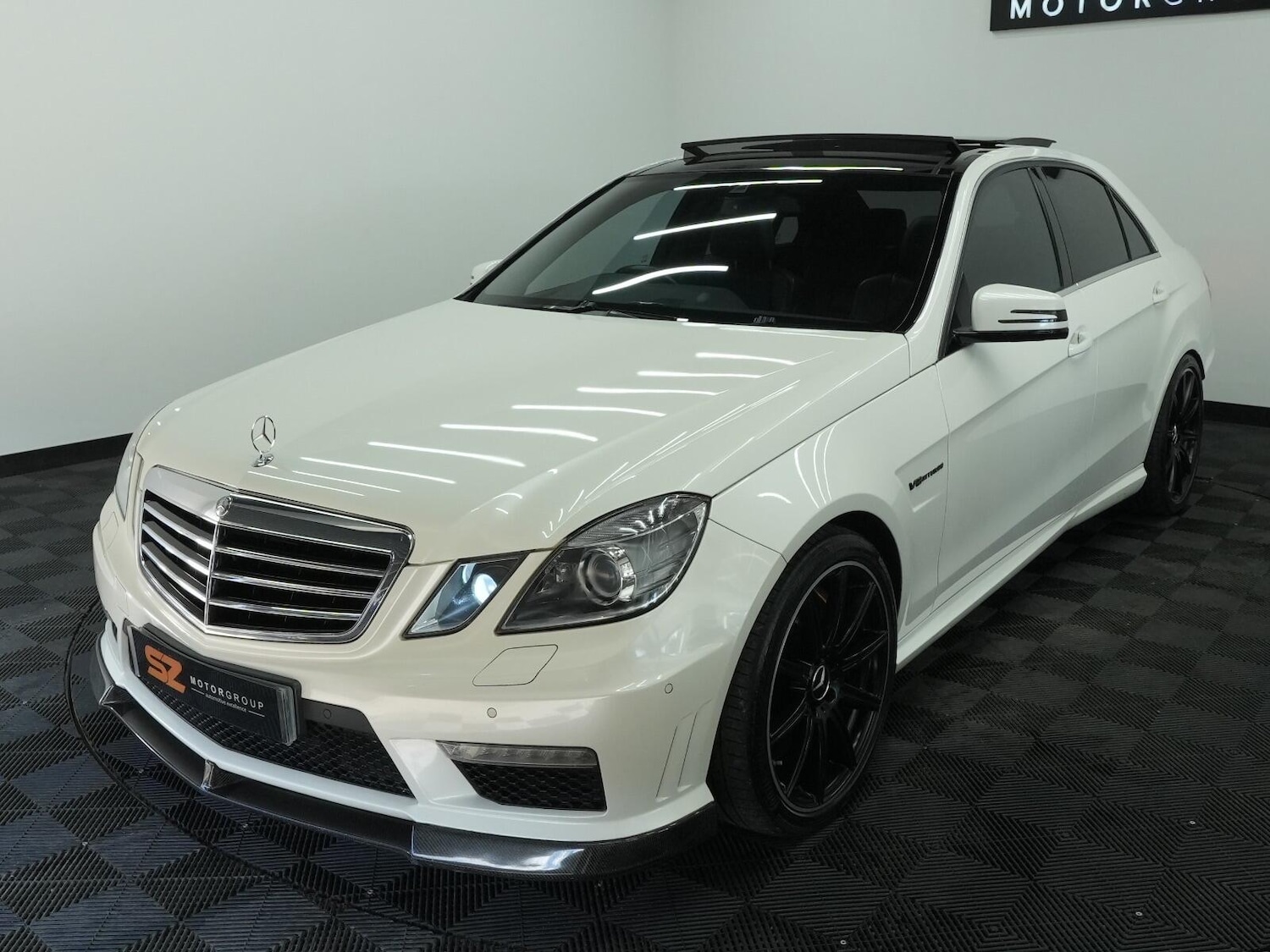 Used Mercedes-Benz E-Class 2011 for sale - 76042459: Photo 38