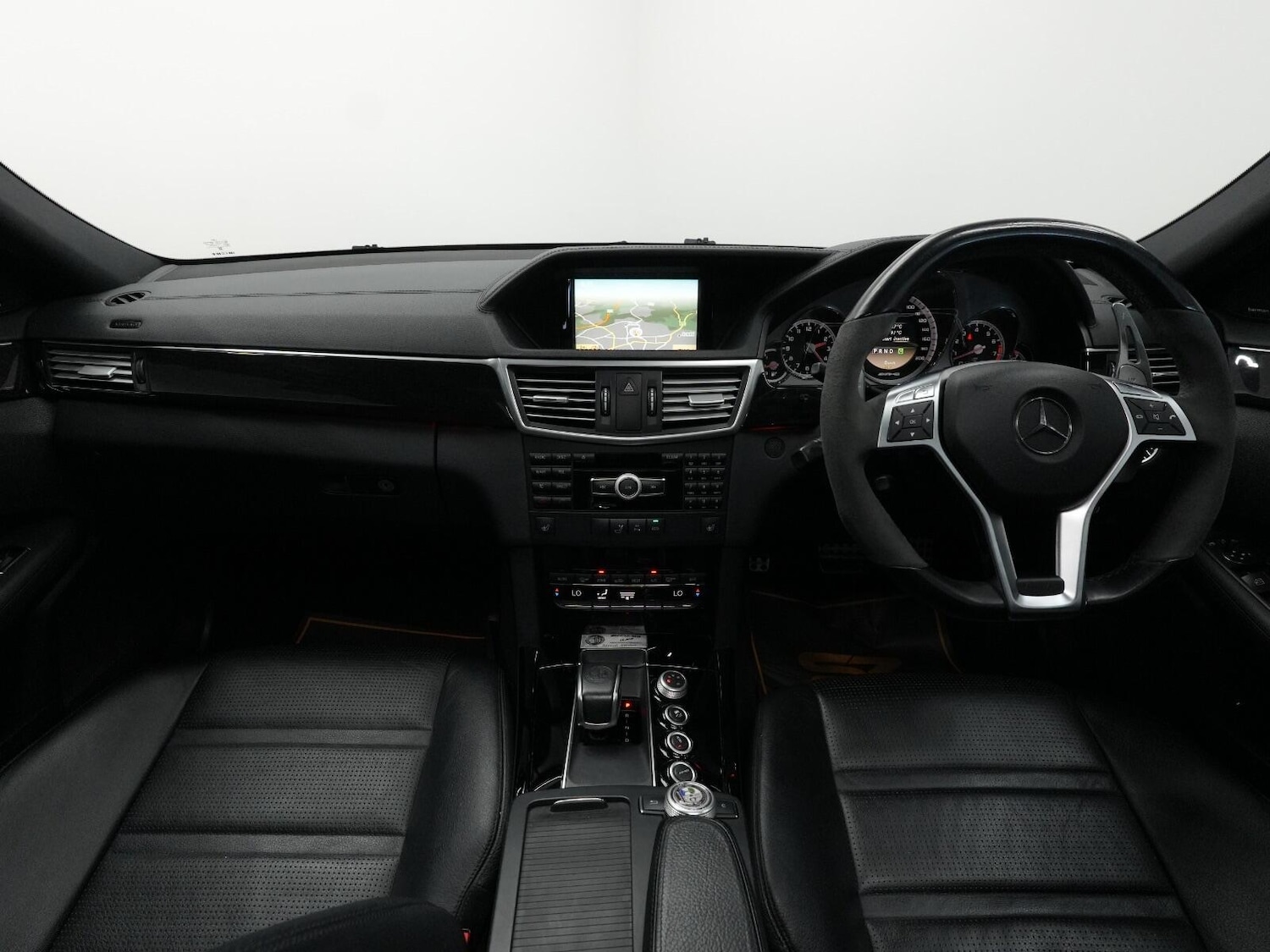 Used Mercedes-Benz E-Class 2011 for sale - 76042459: Photo 44