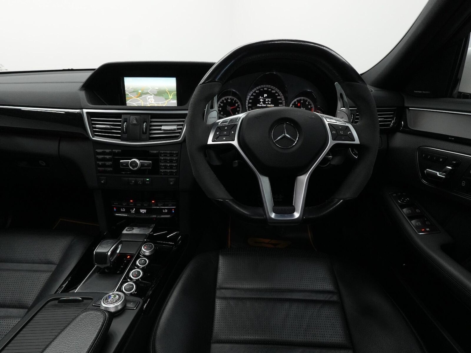 Used Mercedes-Benz E-Class 2011 for sale - 76042459: Photo 45
