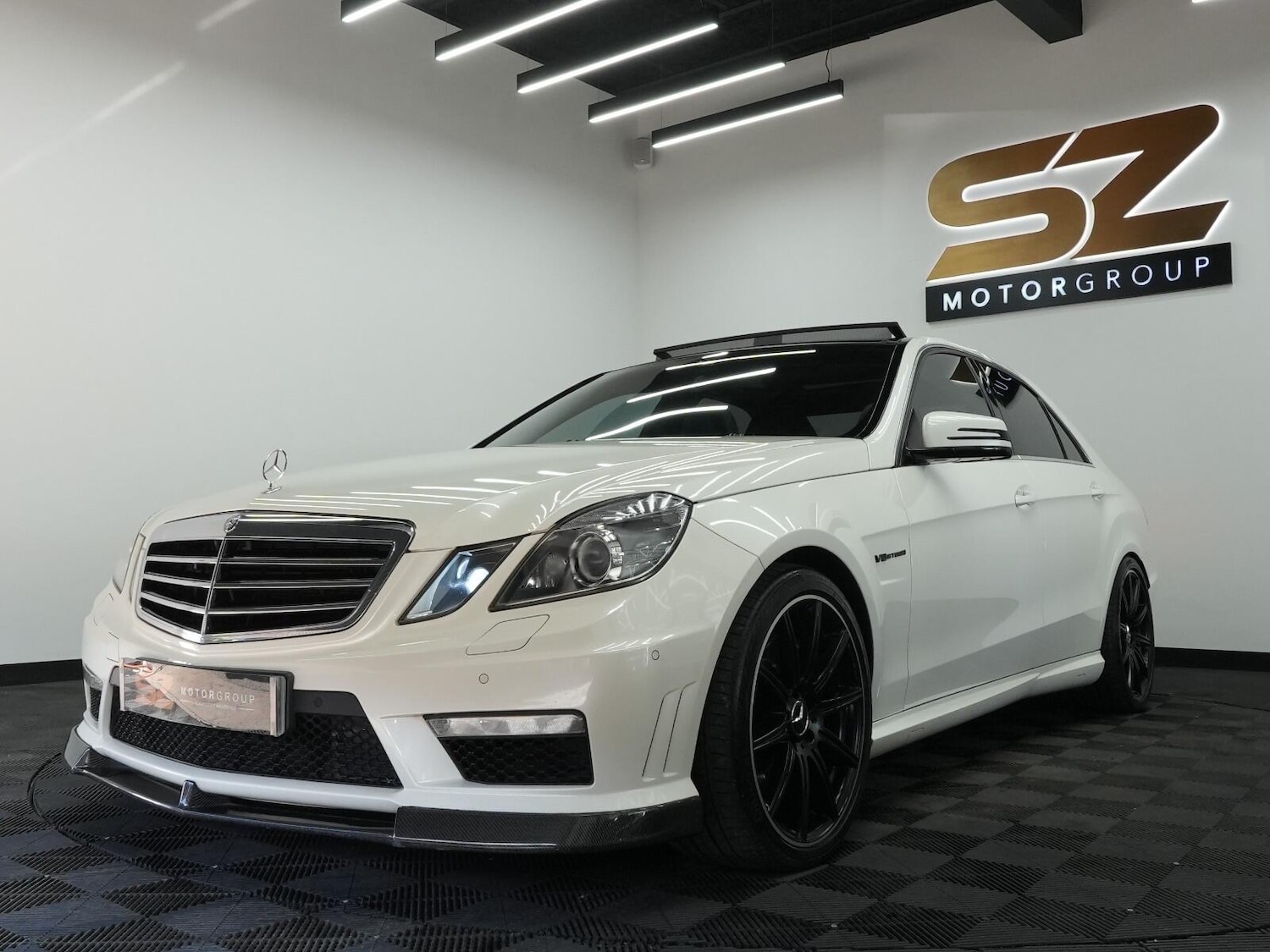 Used Mercedes-Benz E-Class 2011 for sale - 76042459: Photo 5