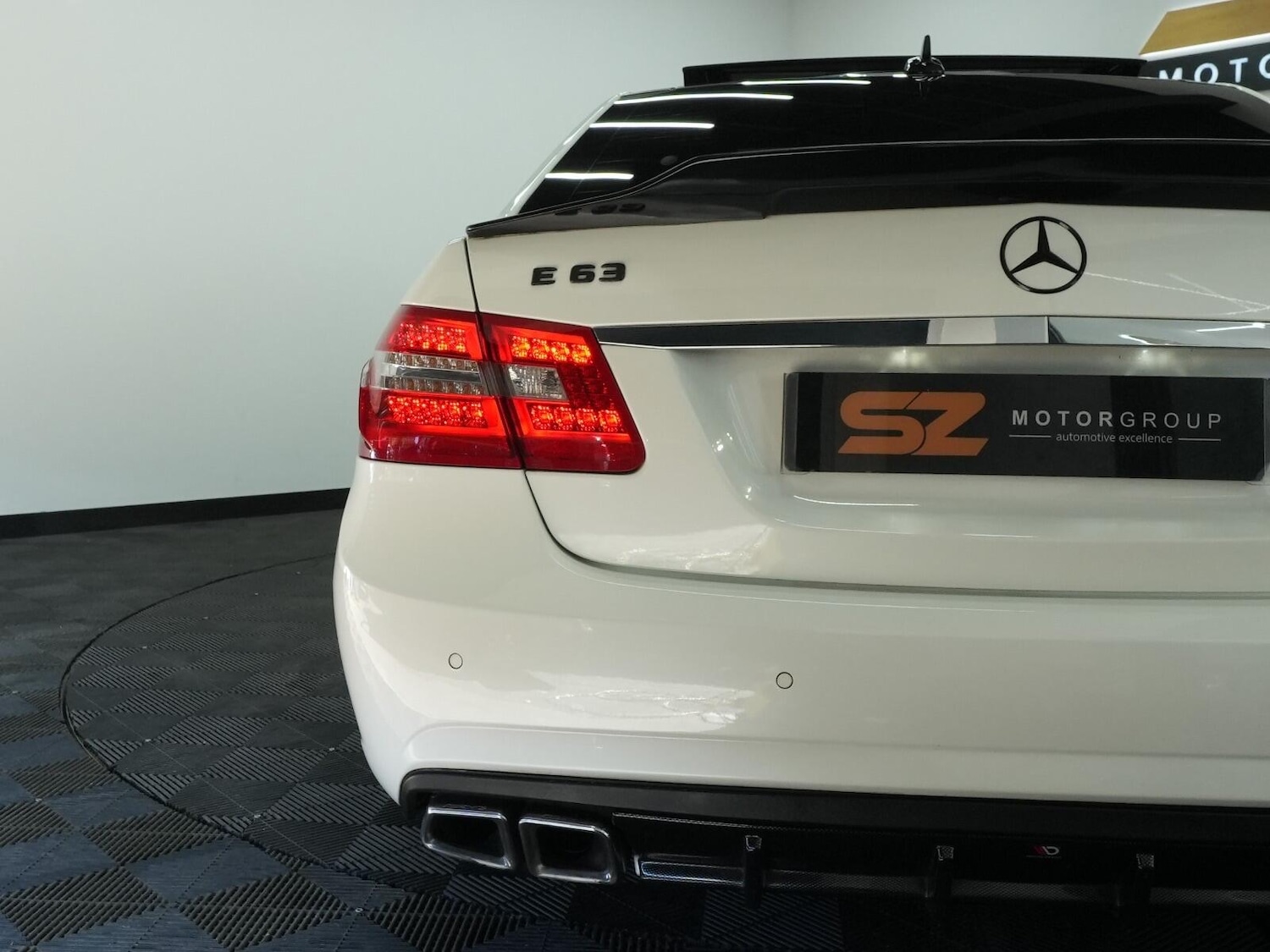 Used Mercedes-Benz E-Class 2011 for sale - 76042459: Photo 51