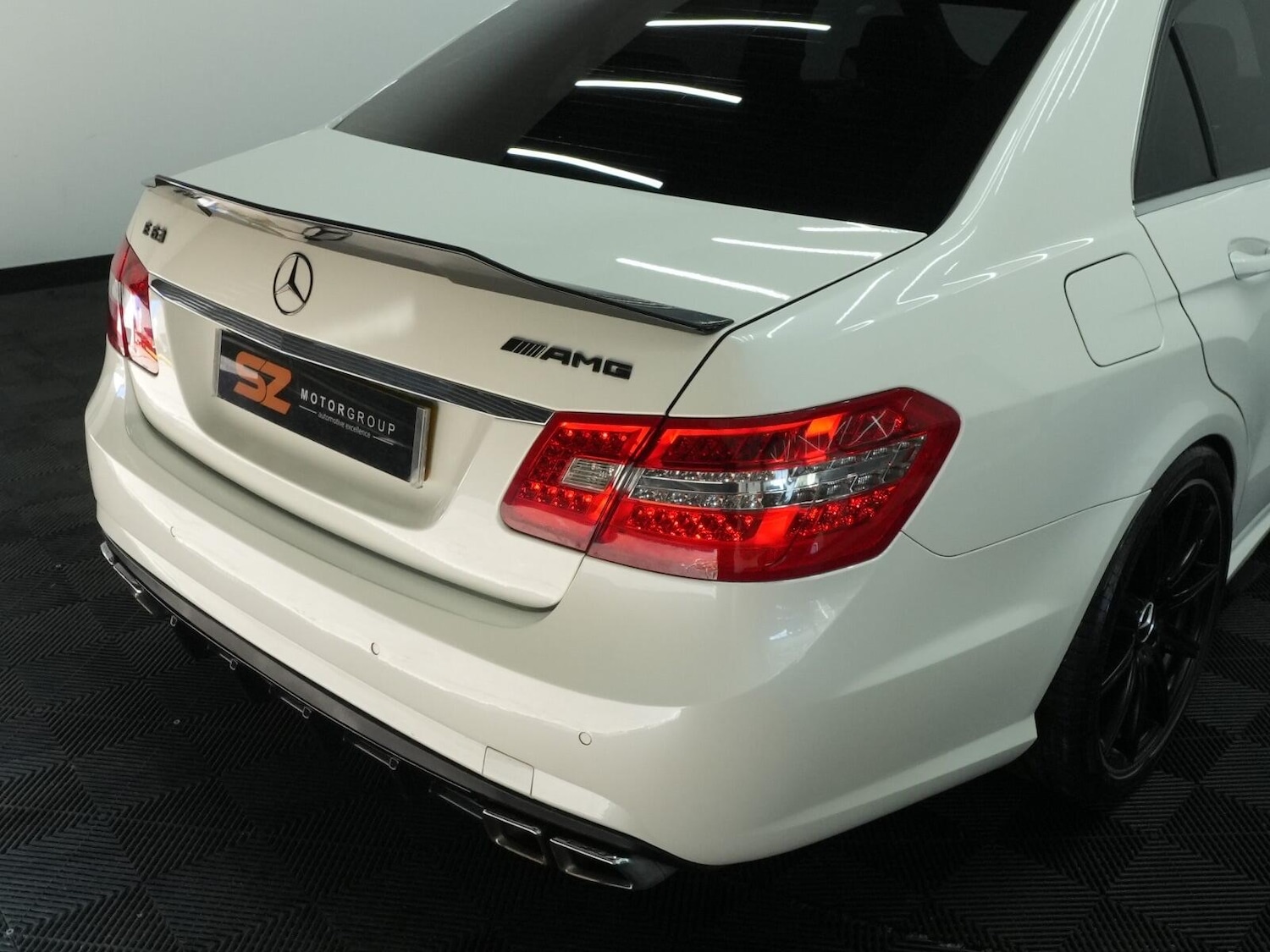 Used Mercedes-Benz E-Class 2011 for sale - 76042459: Photo 56