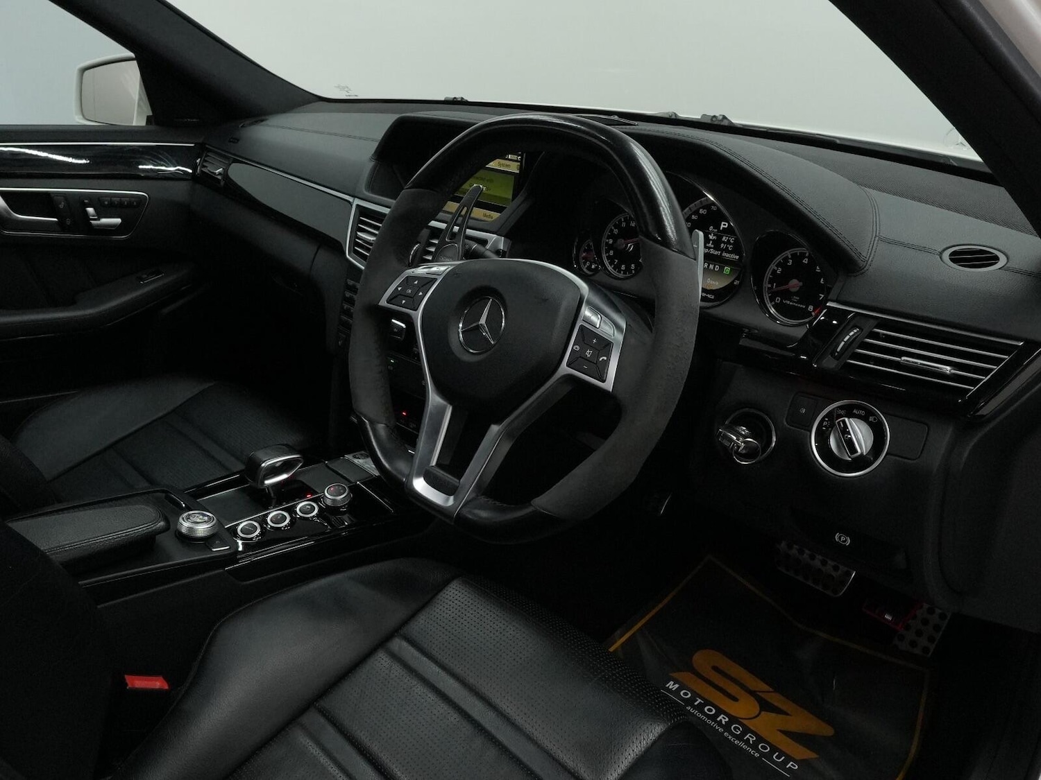Used Mercedes-Benz E-Class 2011 for sale - 76042459: Photo 57