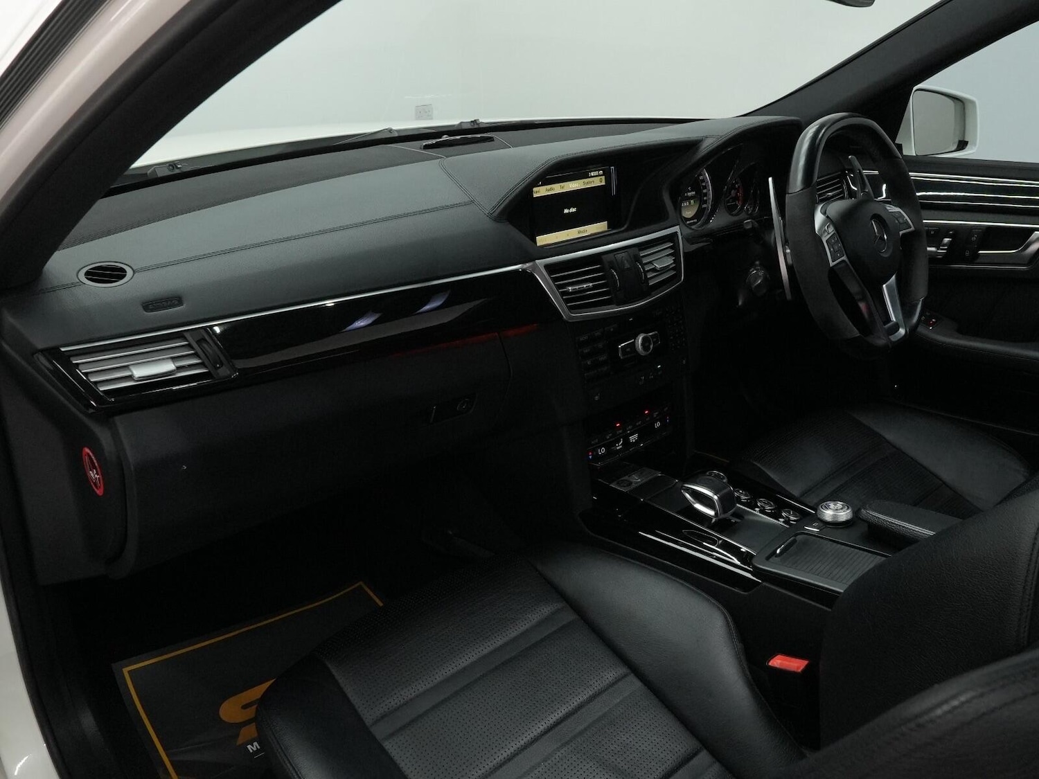 Used Mercedes-Benz E-Class 2011 for sale - 76042459: Photo 58