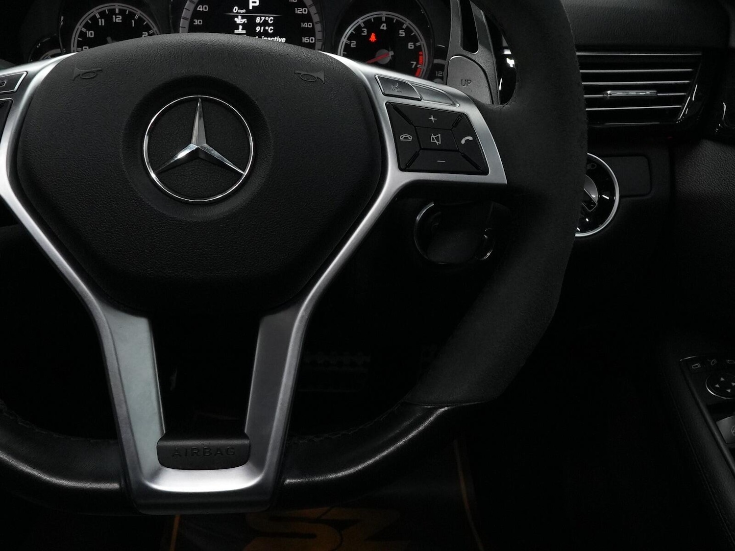 Used Mercedes-Benz E-Class 2011 for sale - 76042459: Photo 61