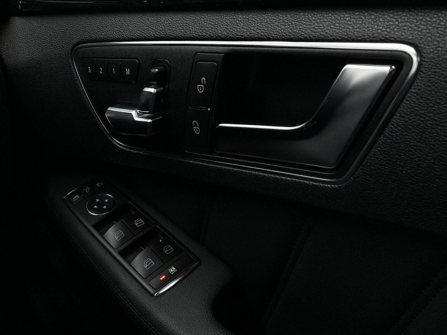 Used Mercedes-Benz E-Class 2011 for sale - 76042459: Photo 62