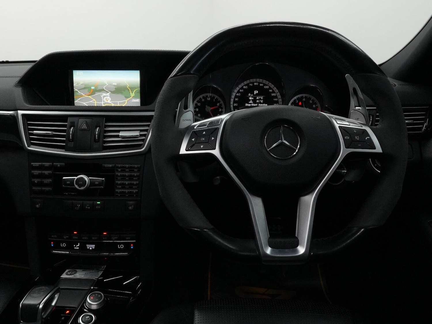 Used Mercedes-Benz E-Class 2011 for sale - 76042459: Photo 68