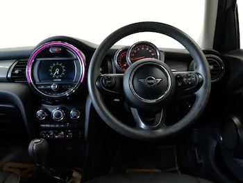 Used MINI Hatch 2018 for sale - 79187305: Photo