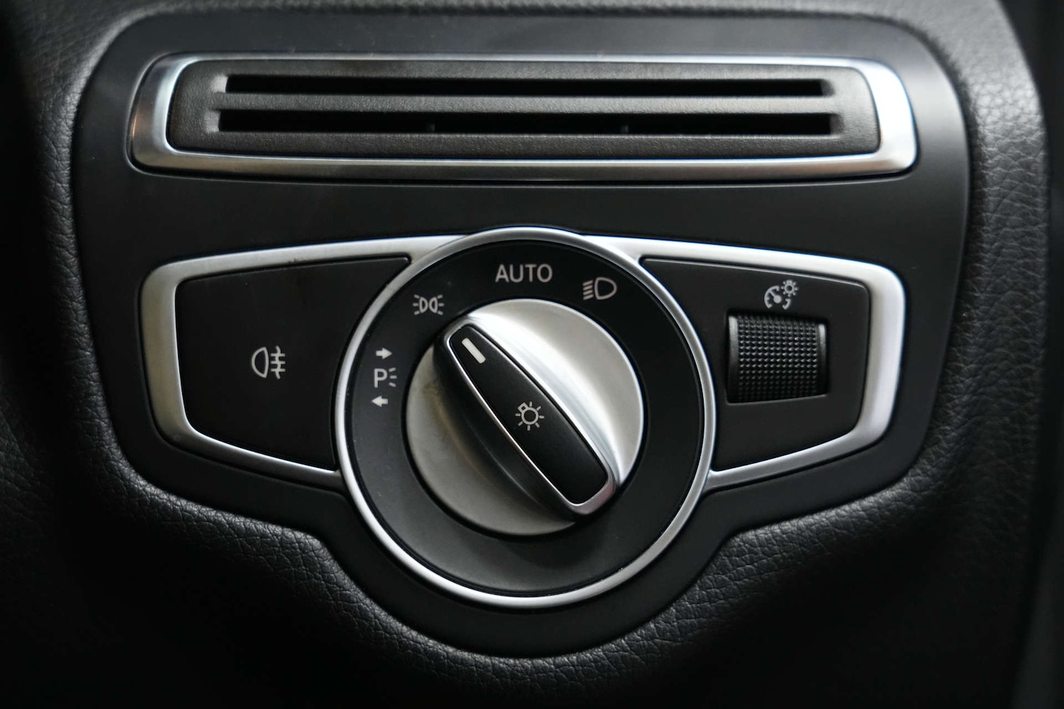 Used Mercedes-Benz C Class 2019 for sale - 78143869: Photo 69