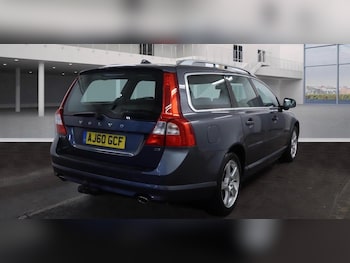Used Volvo V70 2010 for sale - 77482294: Photo