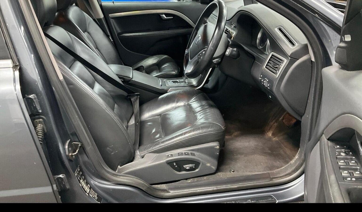 Used Volvo V70 2010 for sale - 77482294: Photo 5