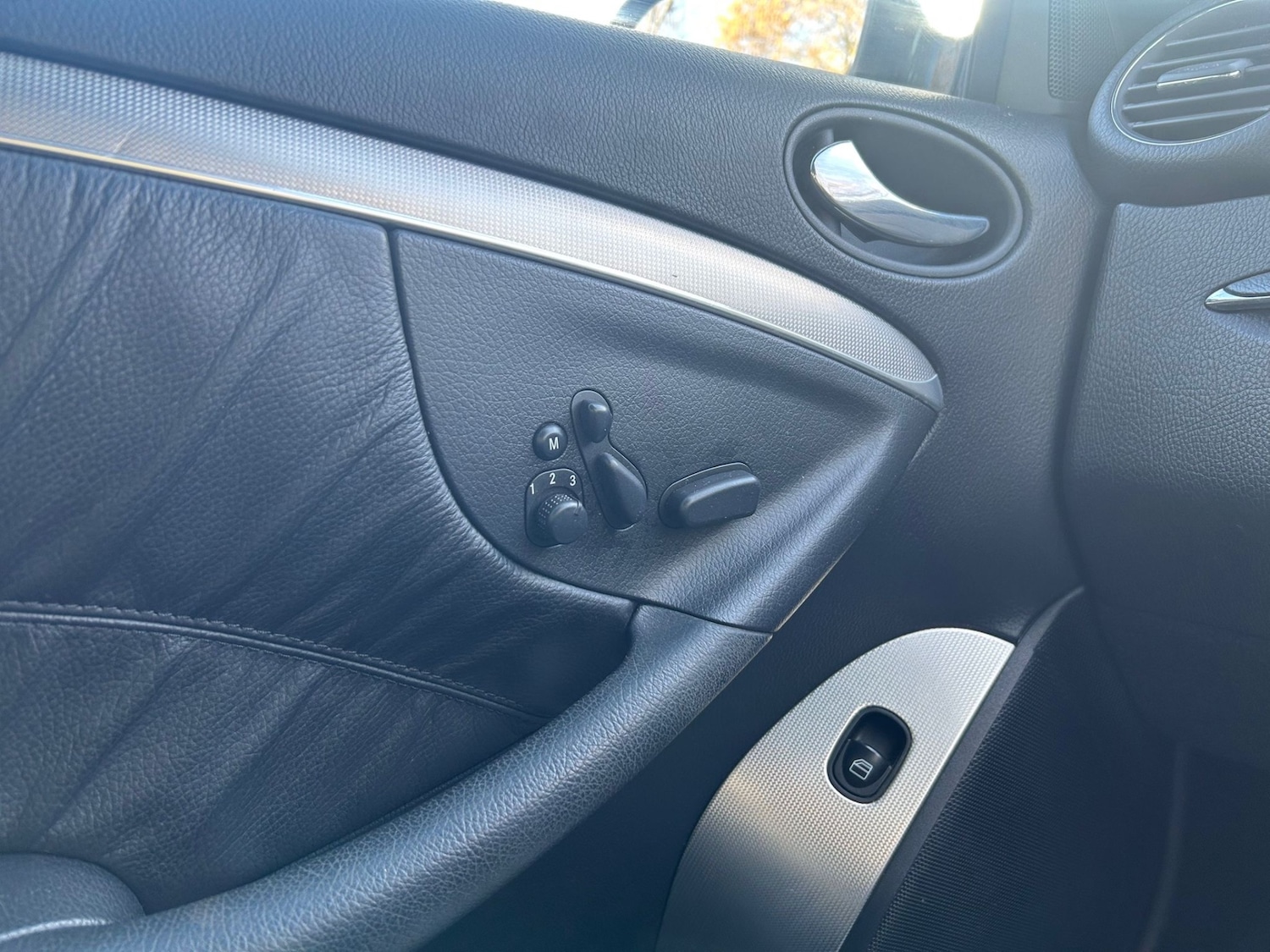 Used Mercedes-Benz CLK 2009 for sale - 76687419: Photo 25