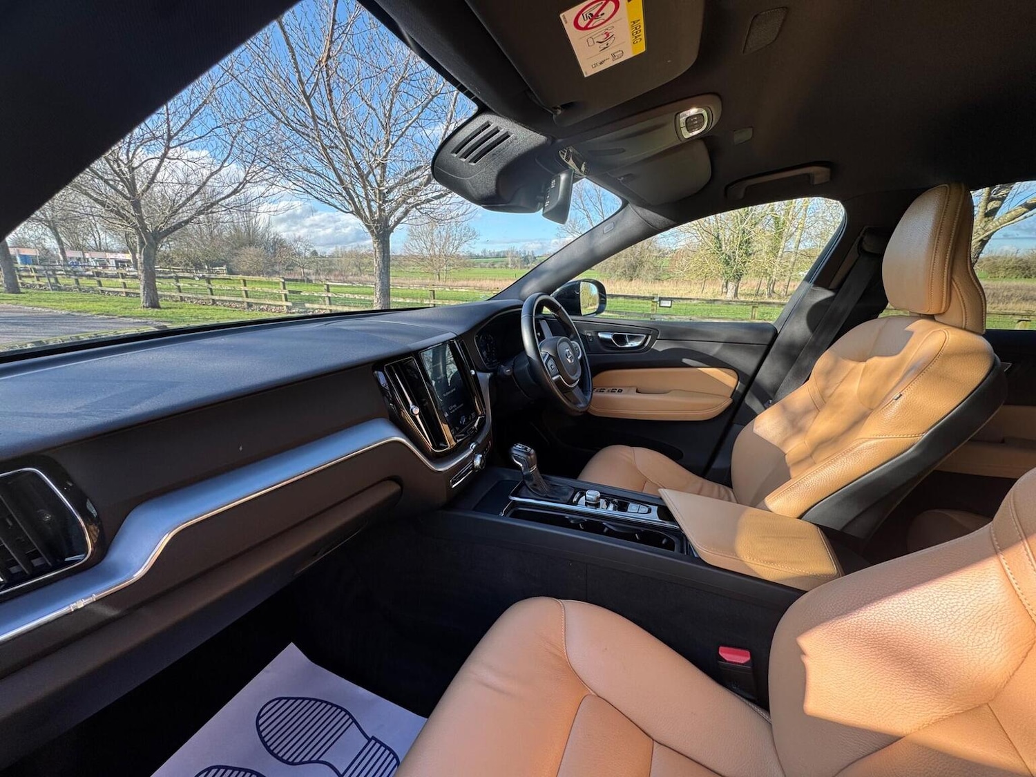 Used Volvo XC60 2018 for sale - 77445665: Photo 2