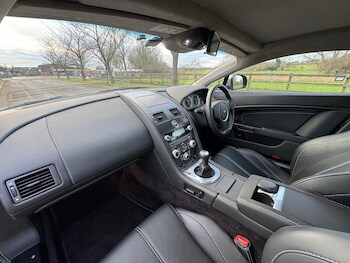 Used Aston Martin Vantage 2011 for sale - 77339648: Photo