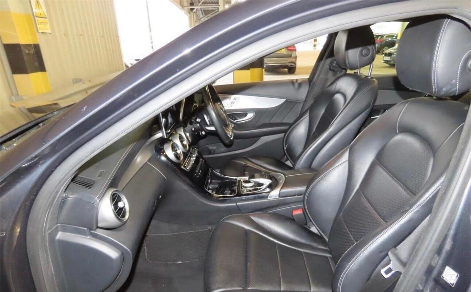 Used Mercedes-Benz C Class 2015 for sale - 78155329: Photo 2