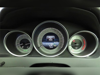 Used Mercedes-Benz C Class 2015 for sale - 79216171: Photo