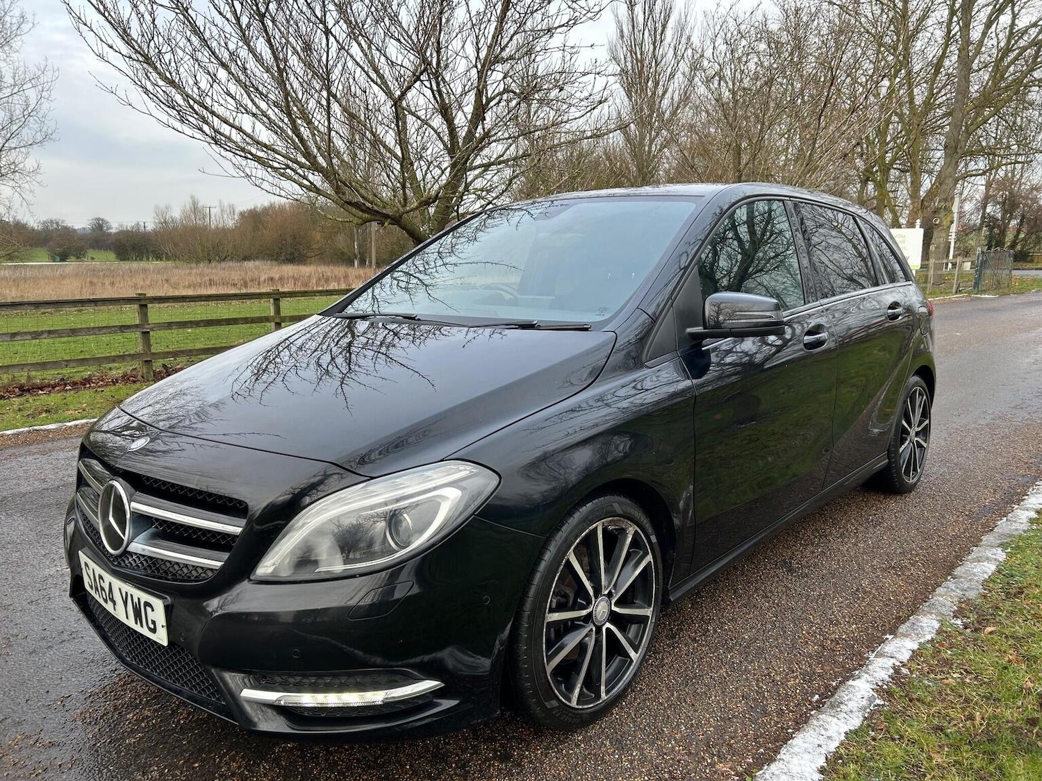 Used Mercedes-Benz B Class 2014 for sale - 77445676: Photo 2