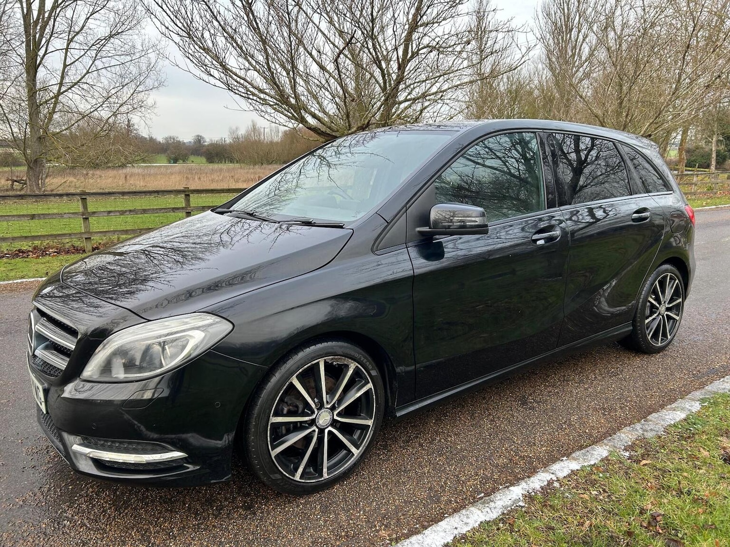 Used Mercedes-Benz B Class 2014 for sale - 77445676: Photo 3