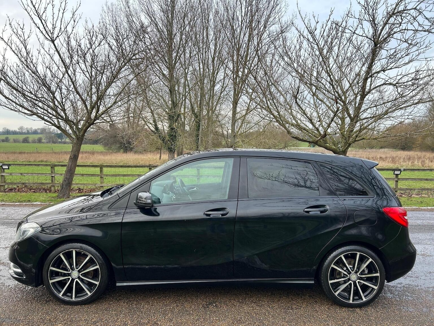 Used Mercedes-Benz B Class 2014 for sale - 77445676: Photo 4