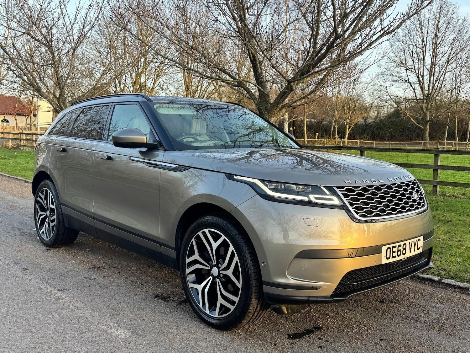 Used Land Rover Range Rover Velar 2018 for sale - 77445667: Photo 2