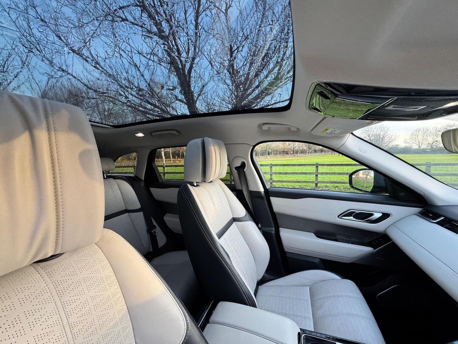 Used Land Rover Range Rover Velar 2018 for sale - 77445667: Photo 32