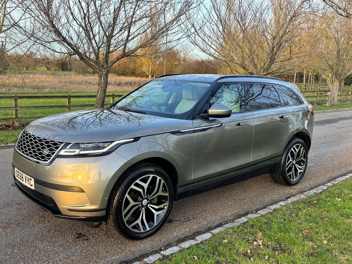 Used Land Rover Range Rover Velar 2018 for sale - 77445667: Photo 8