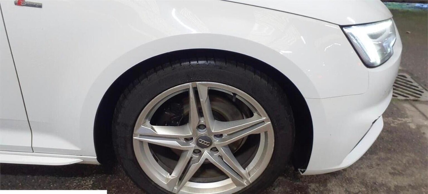 Used Audi A4 2017 for sale - 77616321: Photo 2